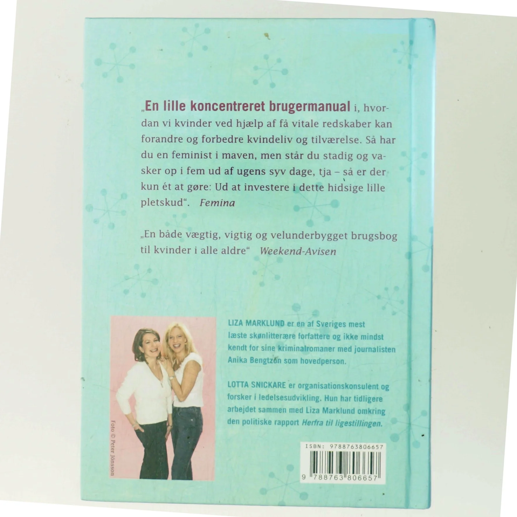 Der findes et særligt sted i helvede for kvinder som ikke hjælper hinanden (Bog)