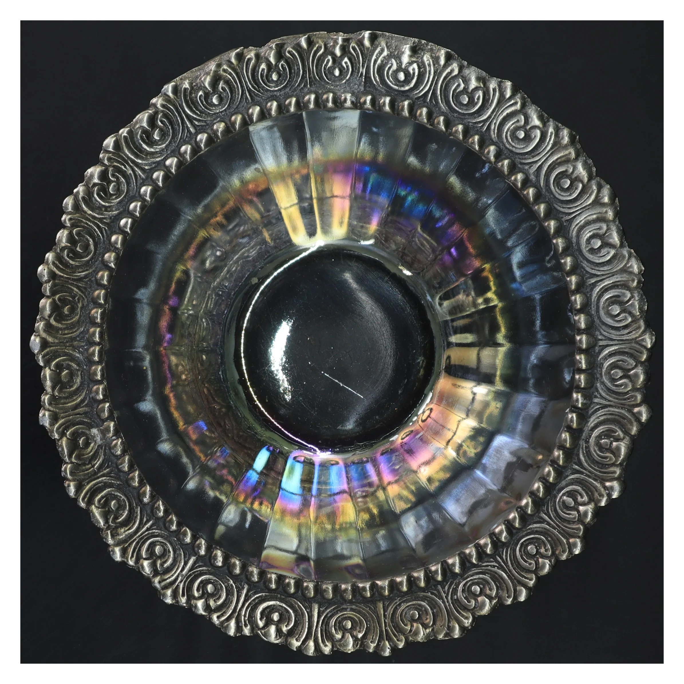 Iriseret glas skål med metalbase (str. Ø 21x12 cm)