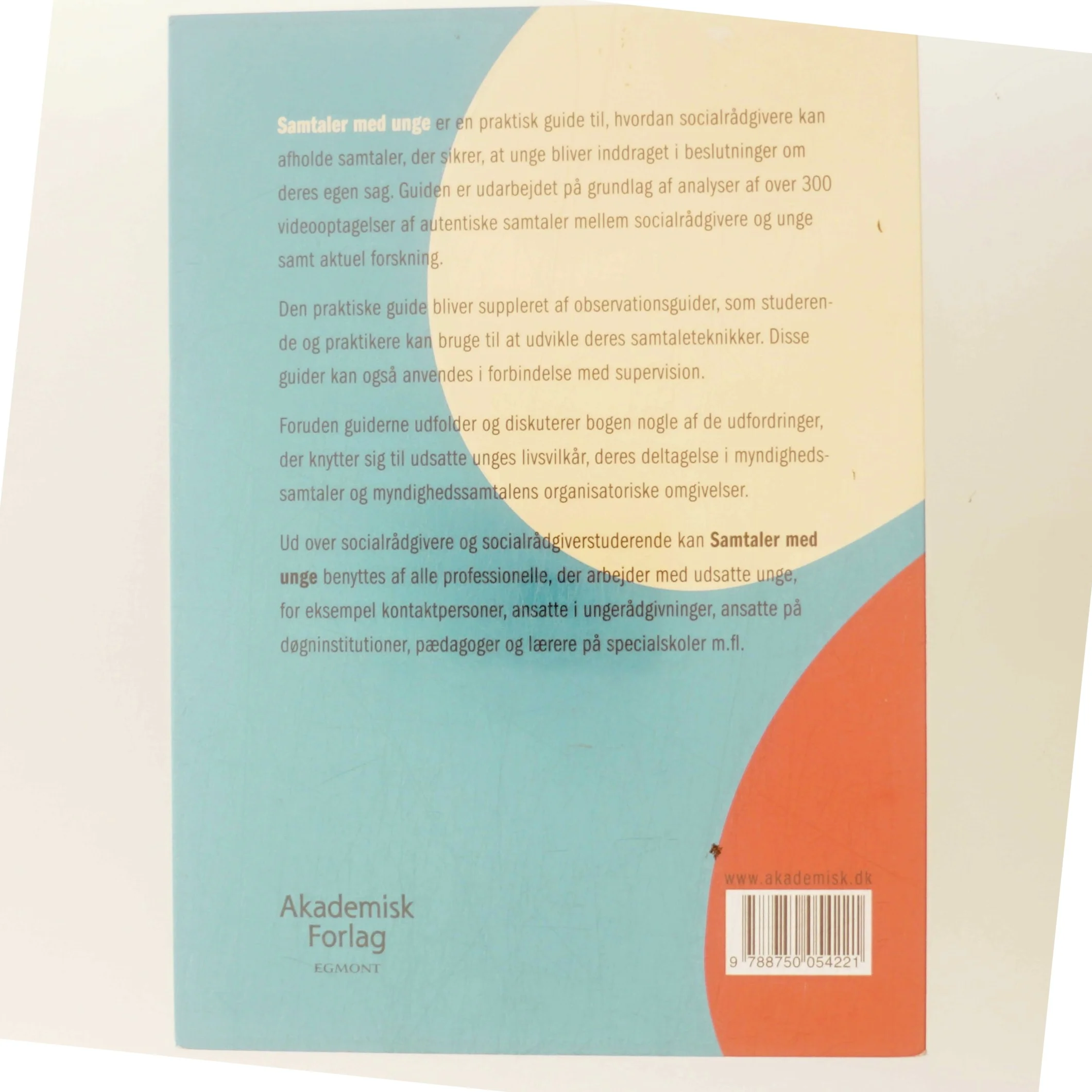 Samtaler med unge : at balancere mellem relation og myndighed af Signe Steensbæk (Bog)