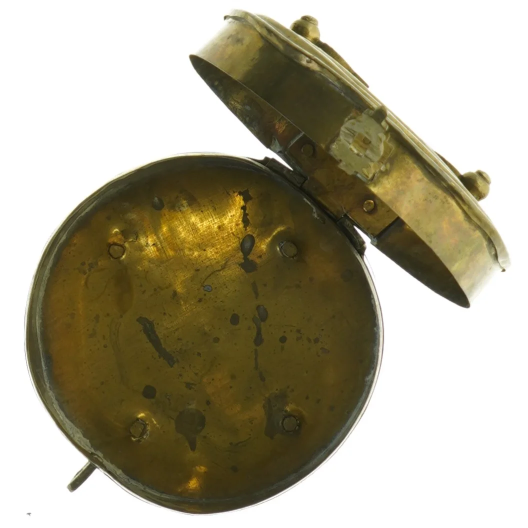 Messing æske med låg (str. 11 x 7 cm)