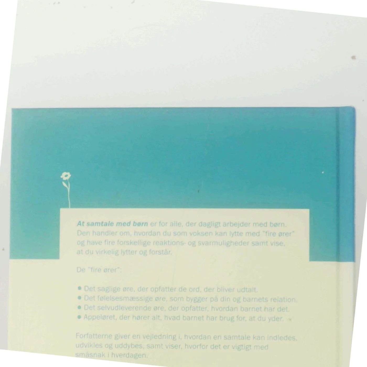 At samtale med børn : ved at lytte med fire ører af Ylva Ellneby (Bog)