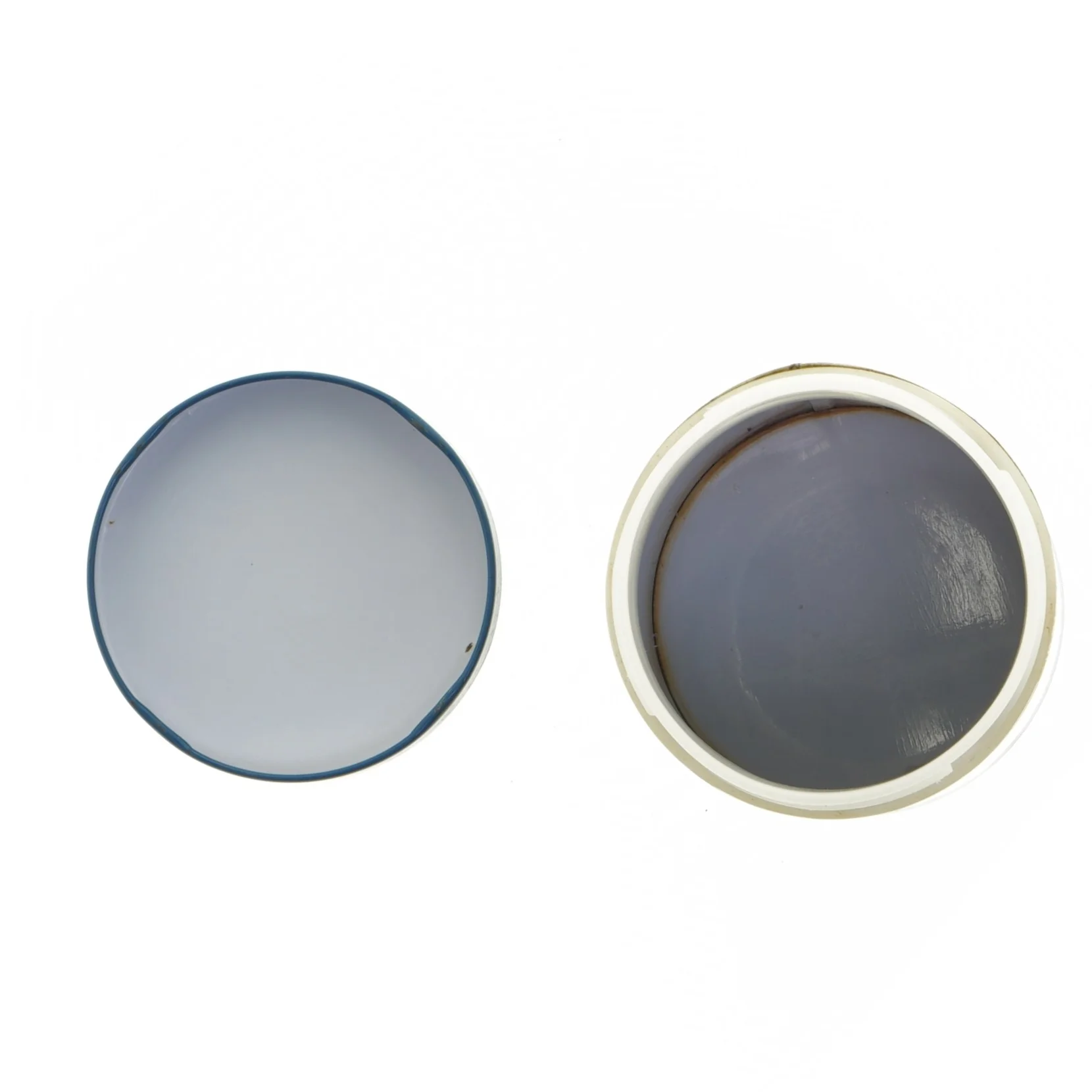 Retro Emaljeret dåse med blomstermotiv (str. 14 x 9 cm)