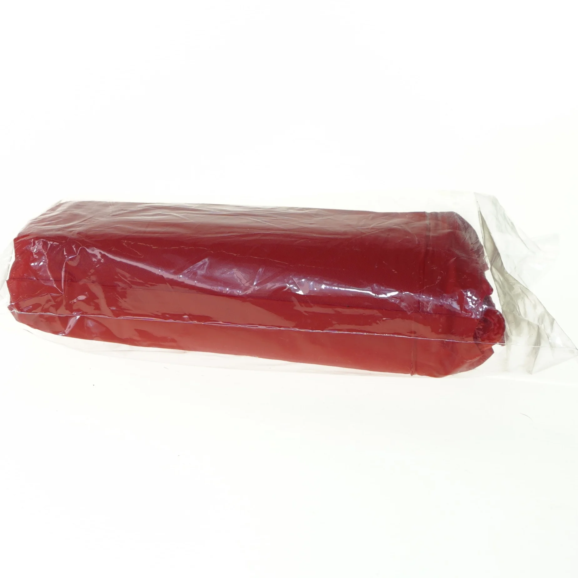 UÅBNET I ORIGINAL EMBALLAGE Regnslag i Taske, god i rygsækken til en pludselig byge (str. Onesize 18x 8 cm)