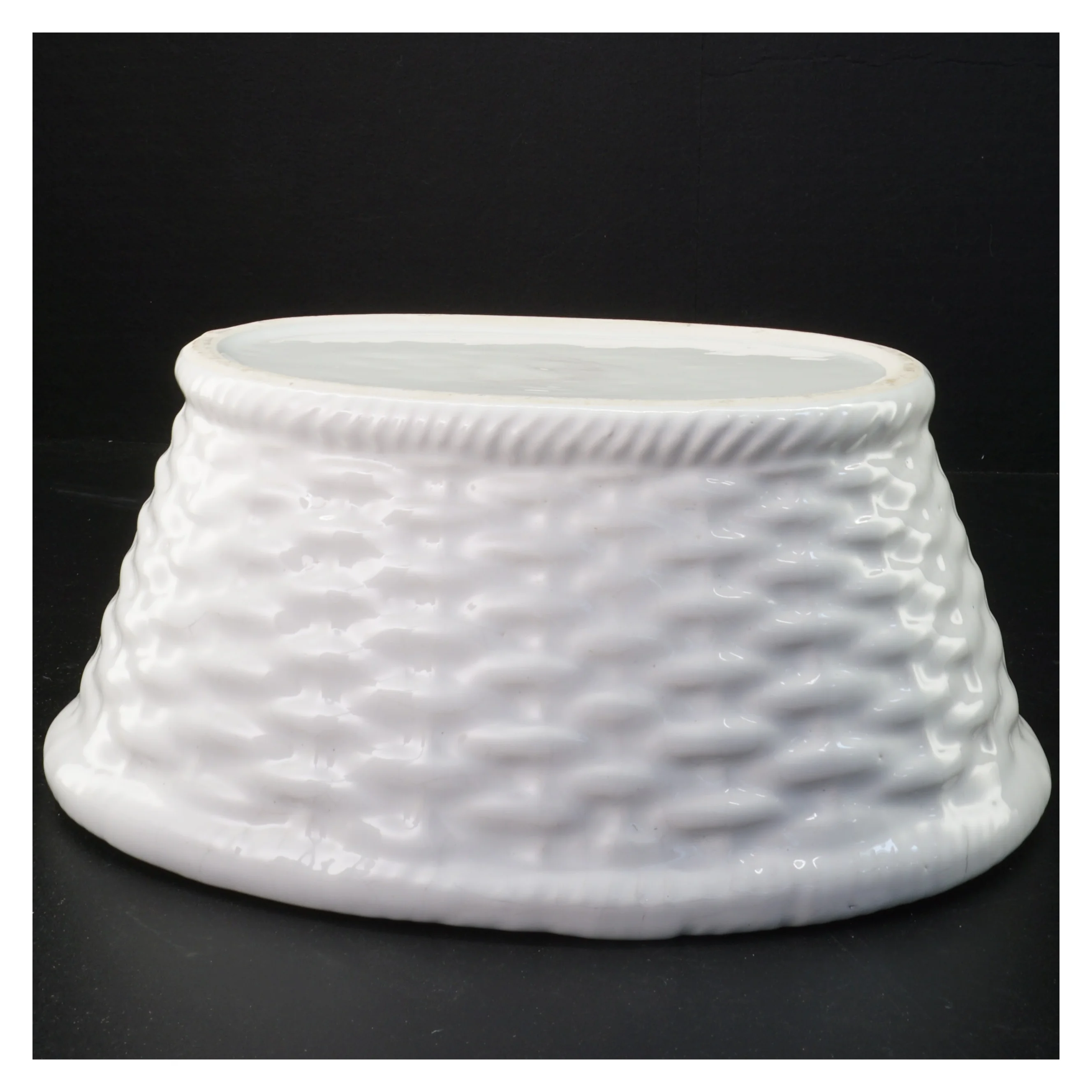 Hvid kurveflet porcelænsskål (str. 27 x 20 x 12 cm)