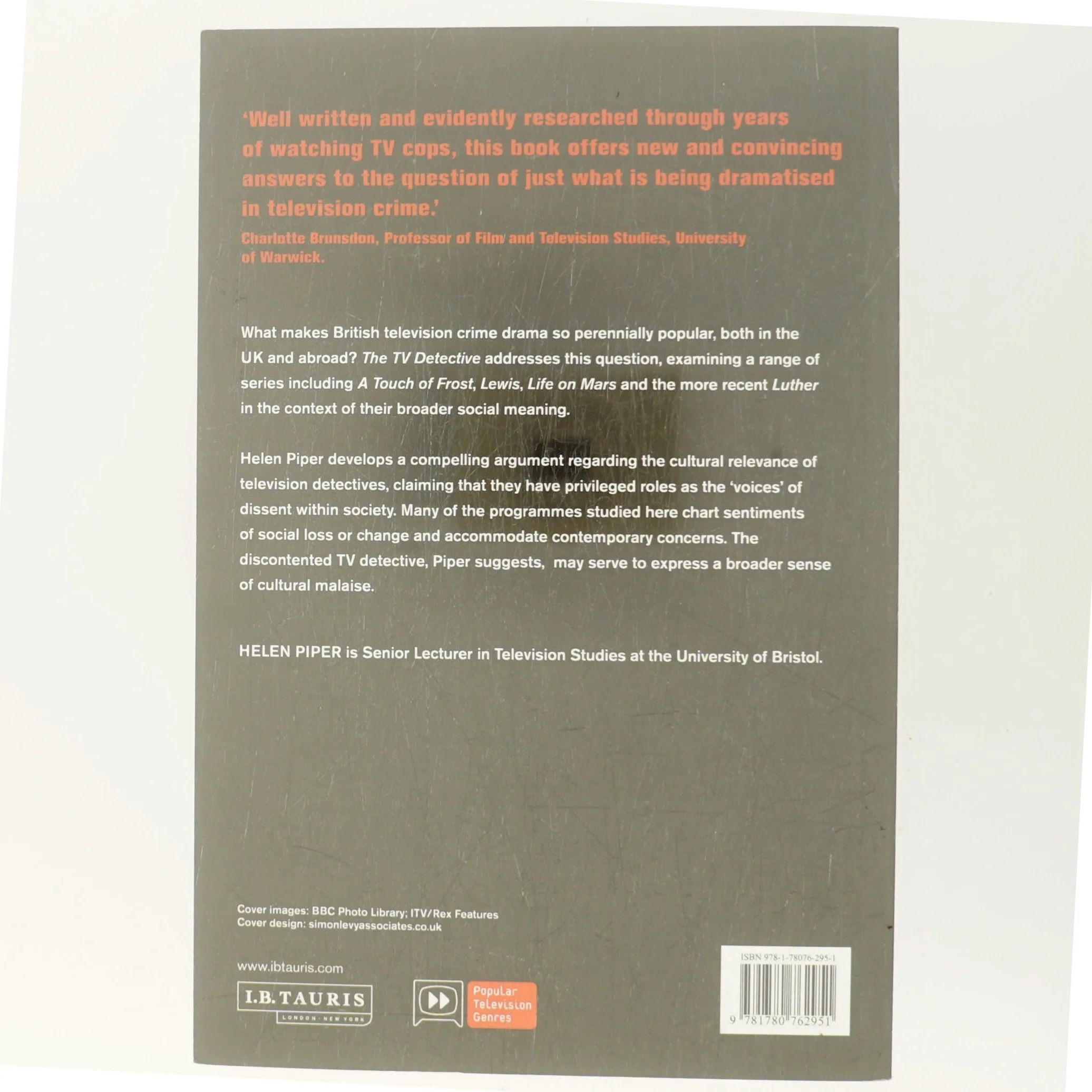 The TV detective : voices of dissent in contemporary television af Helen Piper (Bog)