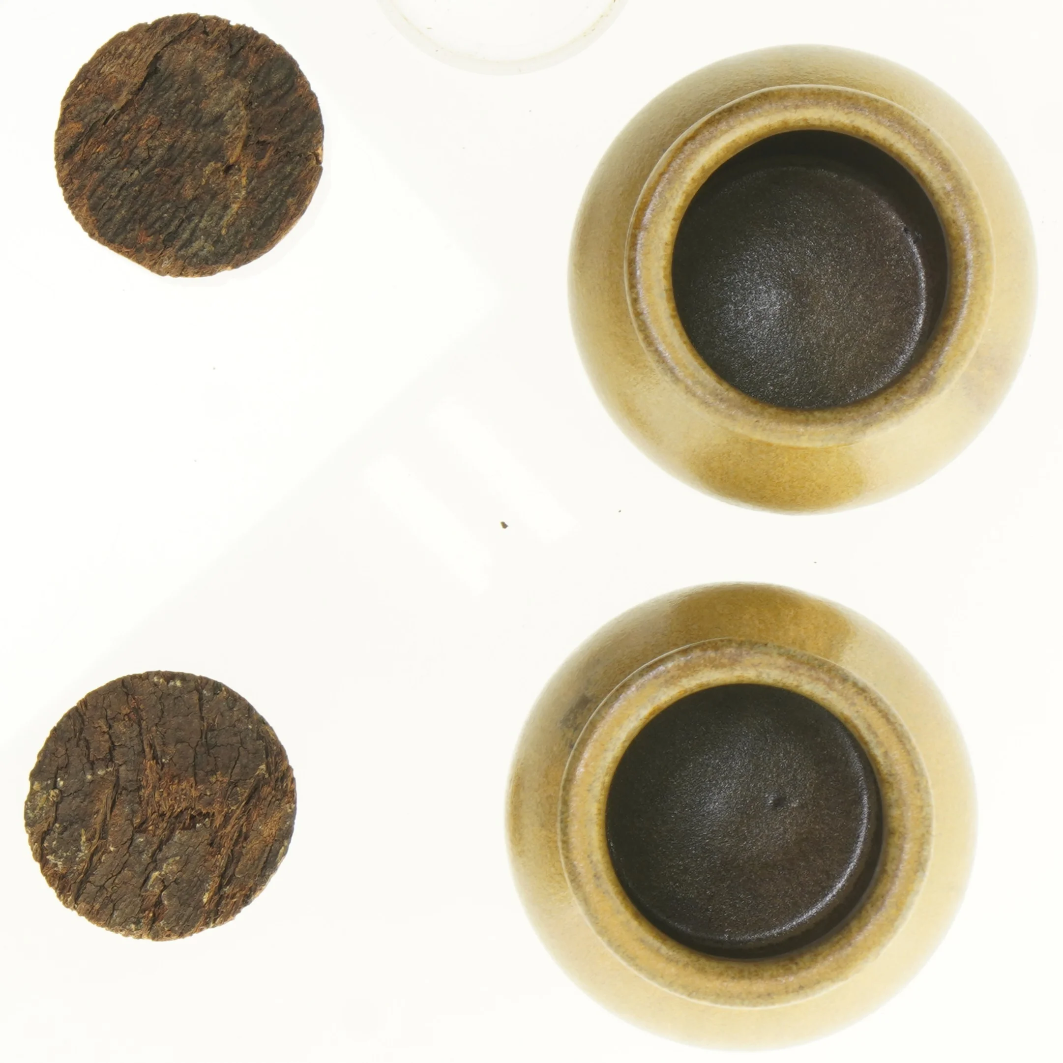 2 stk. Keramik Opbevaringskrukker med kork propper (str. 11 x 9 cm)