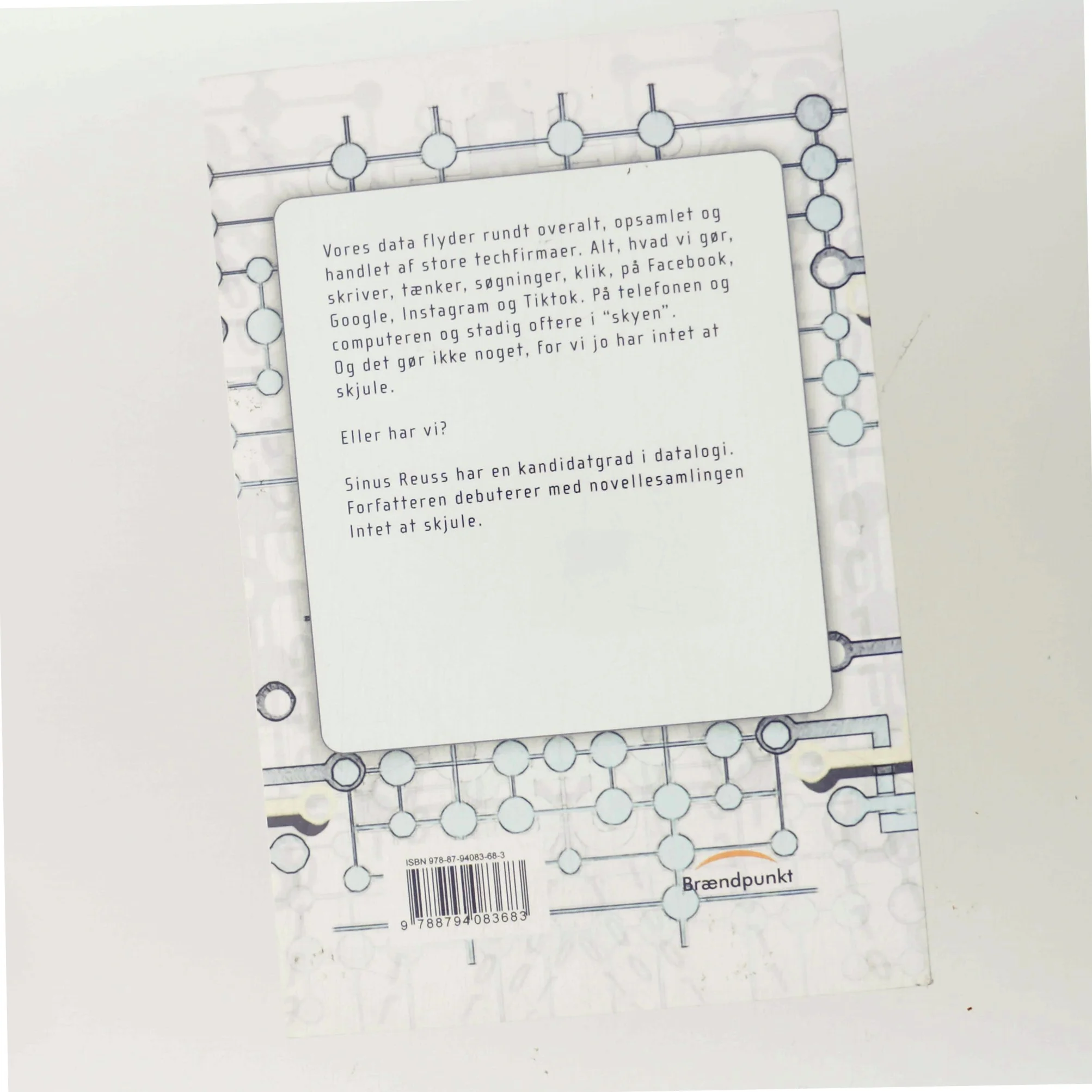 Intet at skjule : noveller af Sinus Reuss (Bog)