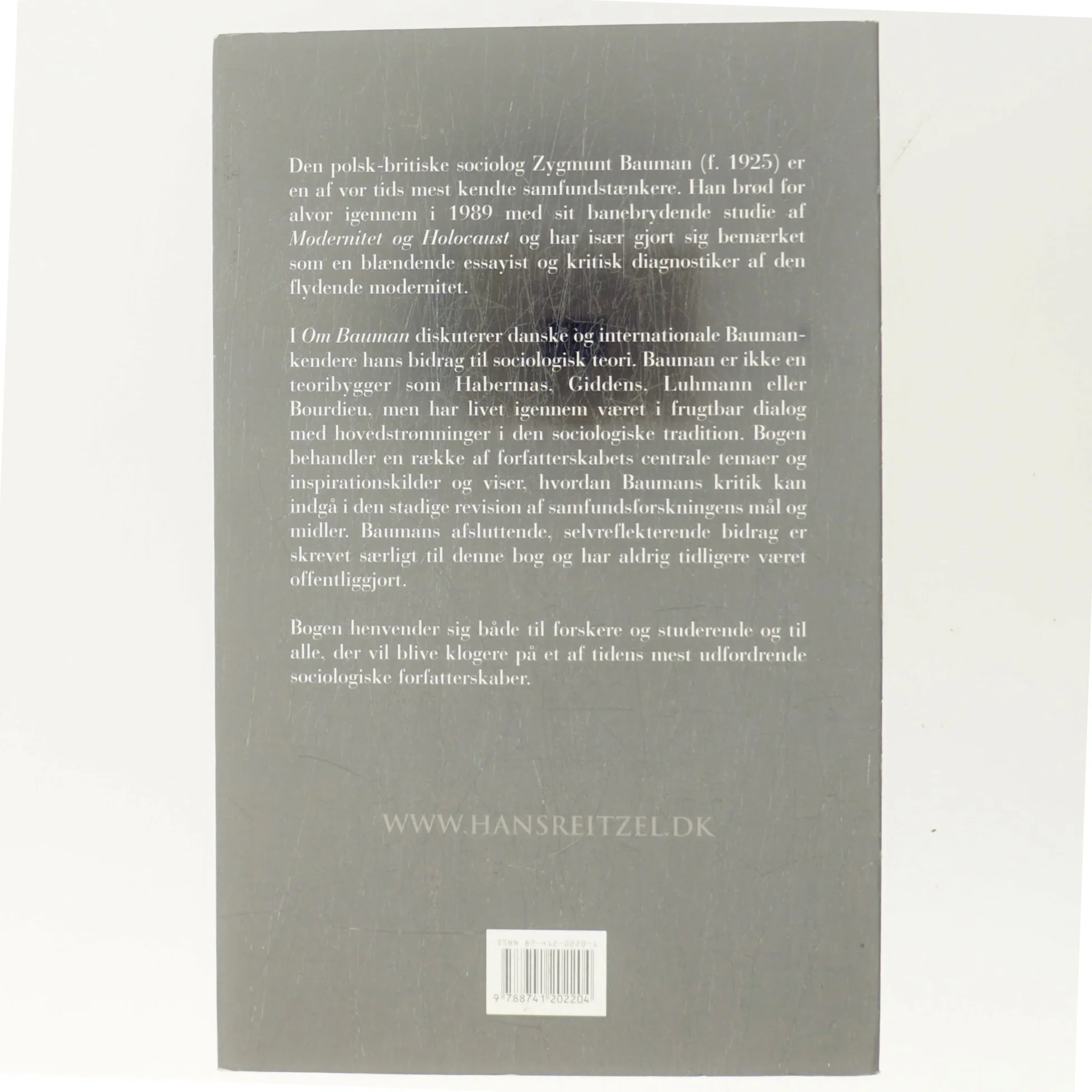 Om Bauman : kritiske essays (Bog)