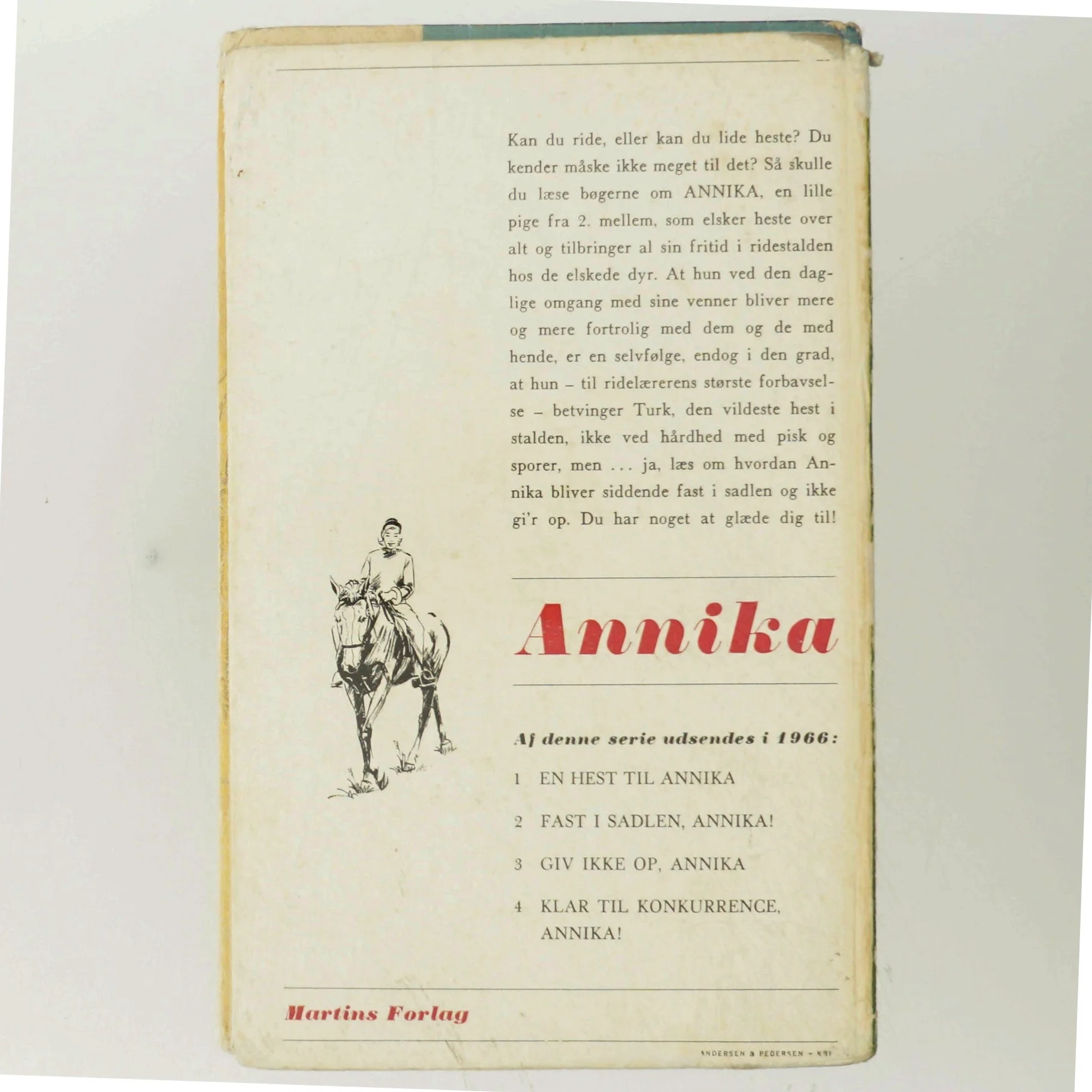 Gamle pige bøger om Annika og andre historier