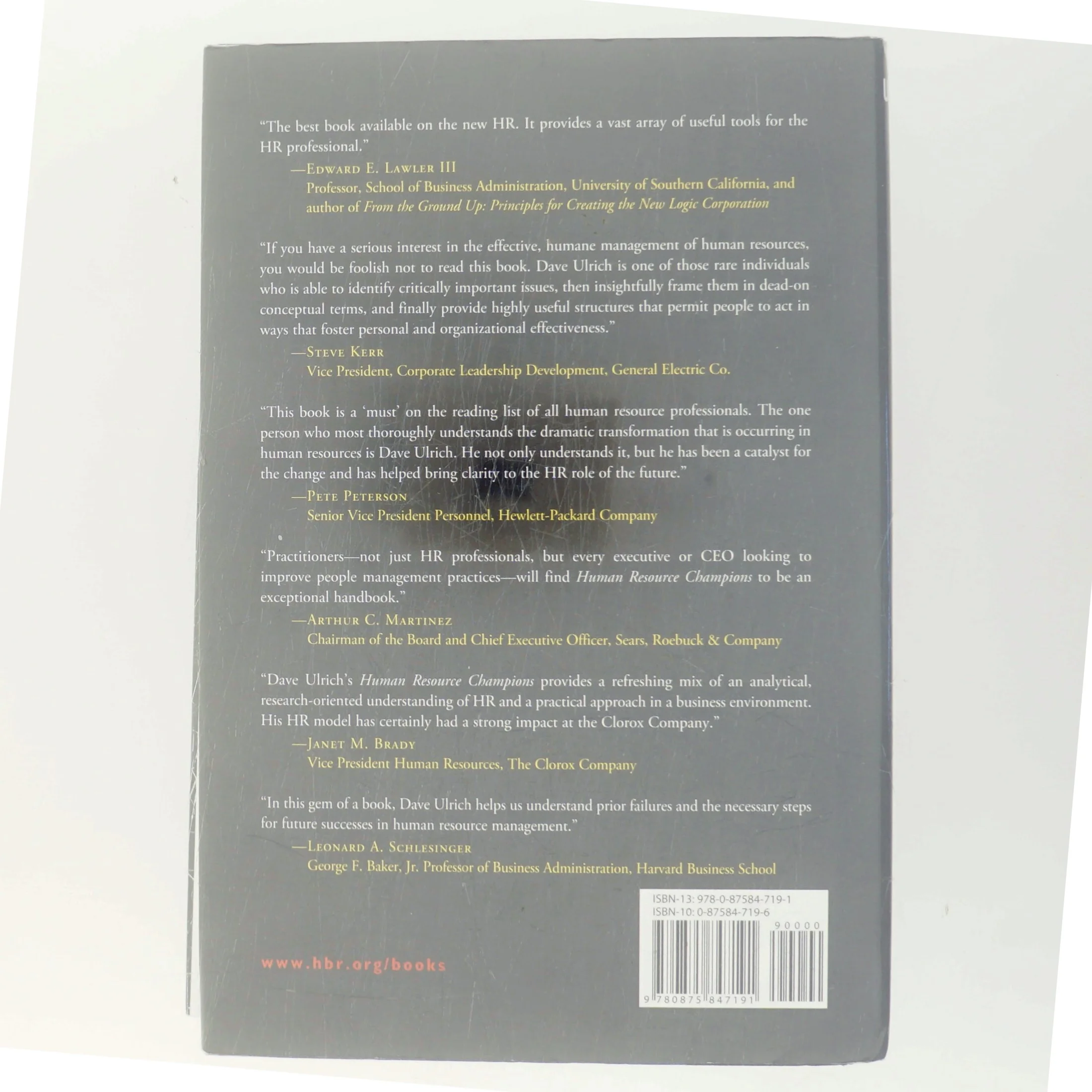 Human resource champions : the next agenda for adding value and delivering results af Dave Ulrich (Bog)