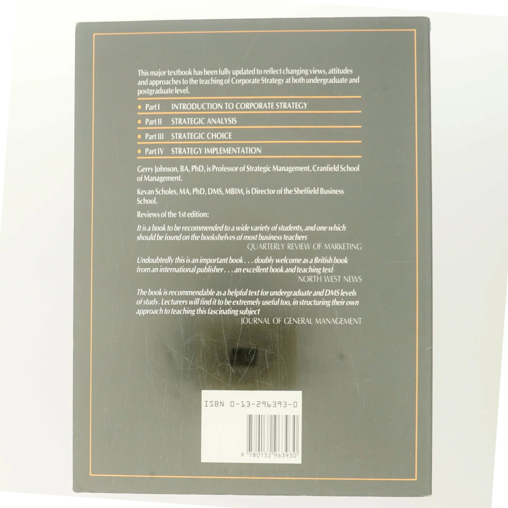 Exploring corporate strategy (Bog)