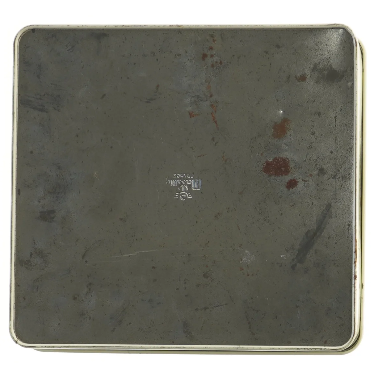 Dekoreret metalæske fra Massilly (str. 22x23x7 cm)