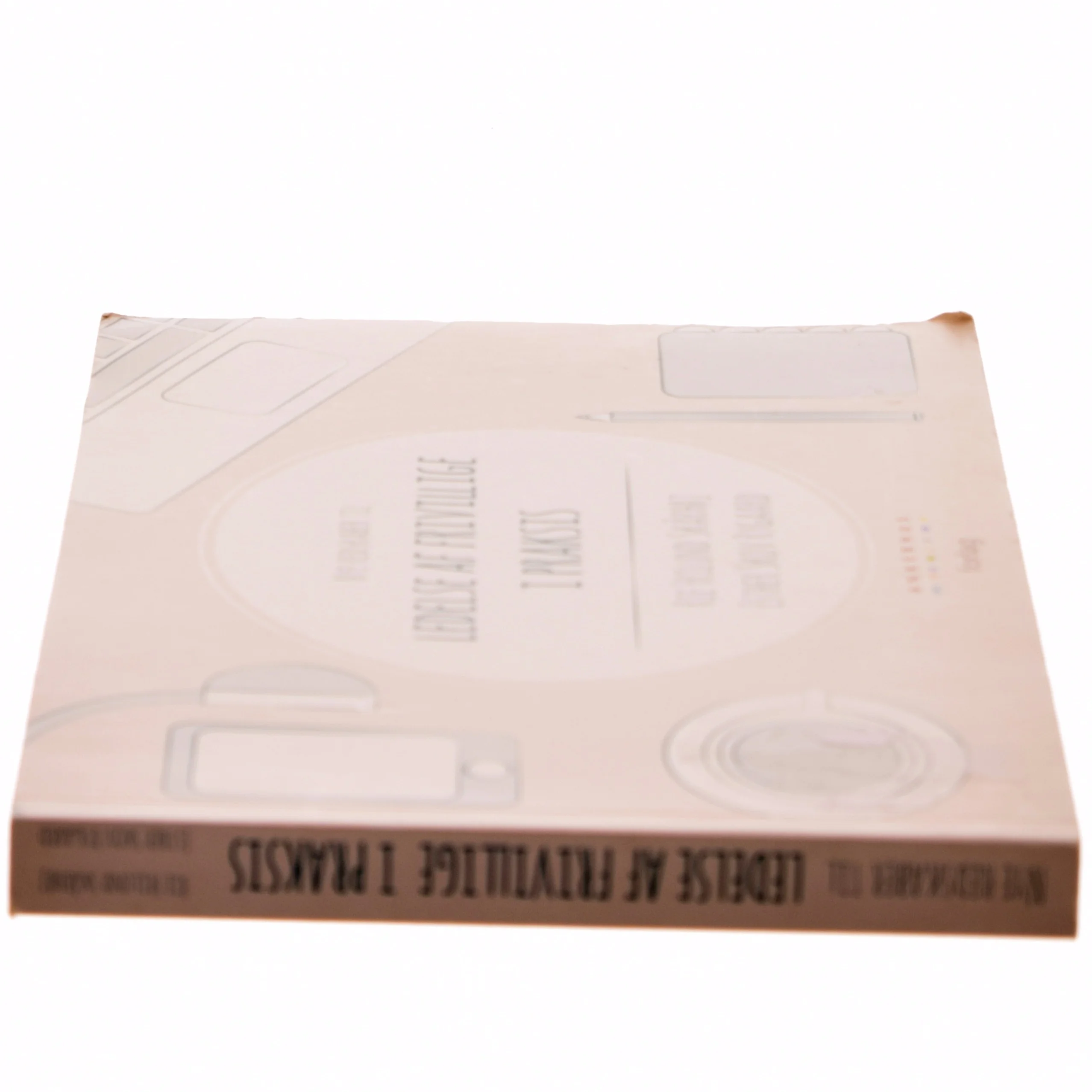 Ledelse af frivillige i praksis af Rie Frilund Skårhøj (Bog)