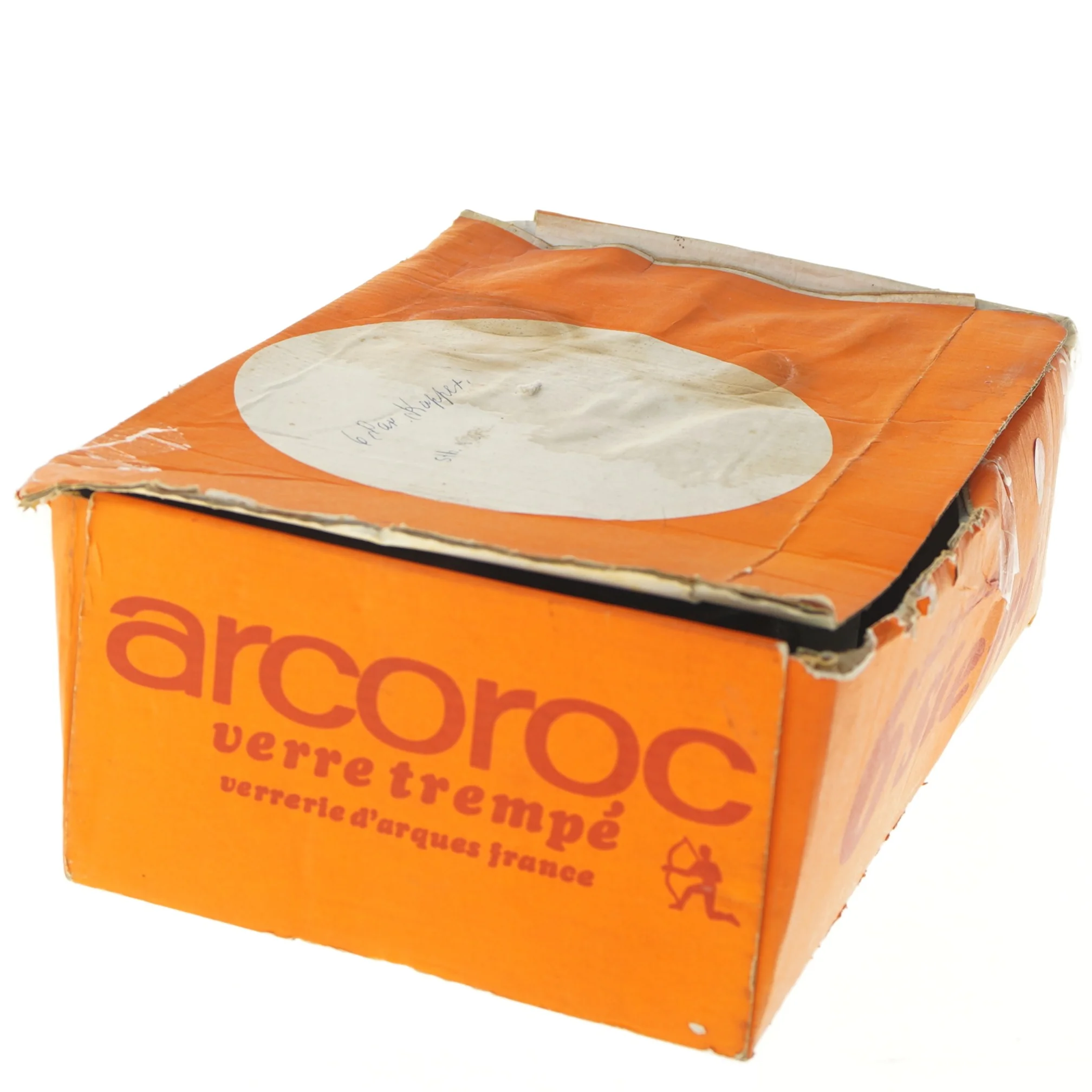 Sæt med røde kaffekopper og underkopper fra Arcoroc (str. 6 styk, ø 14 og 8,5 cm)