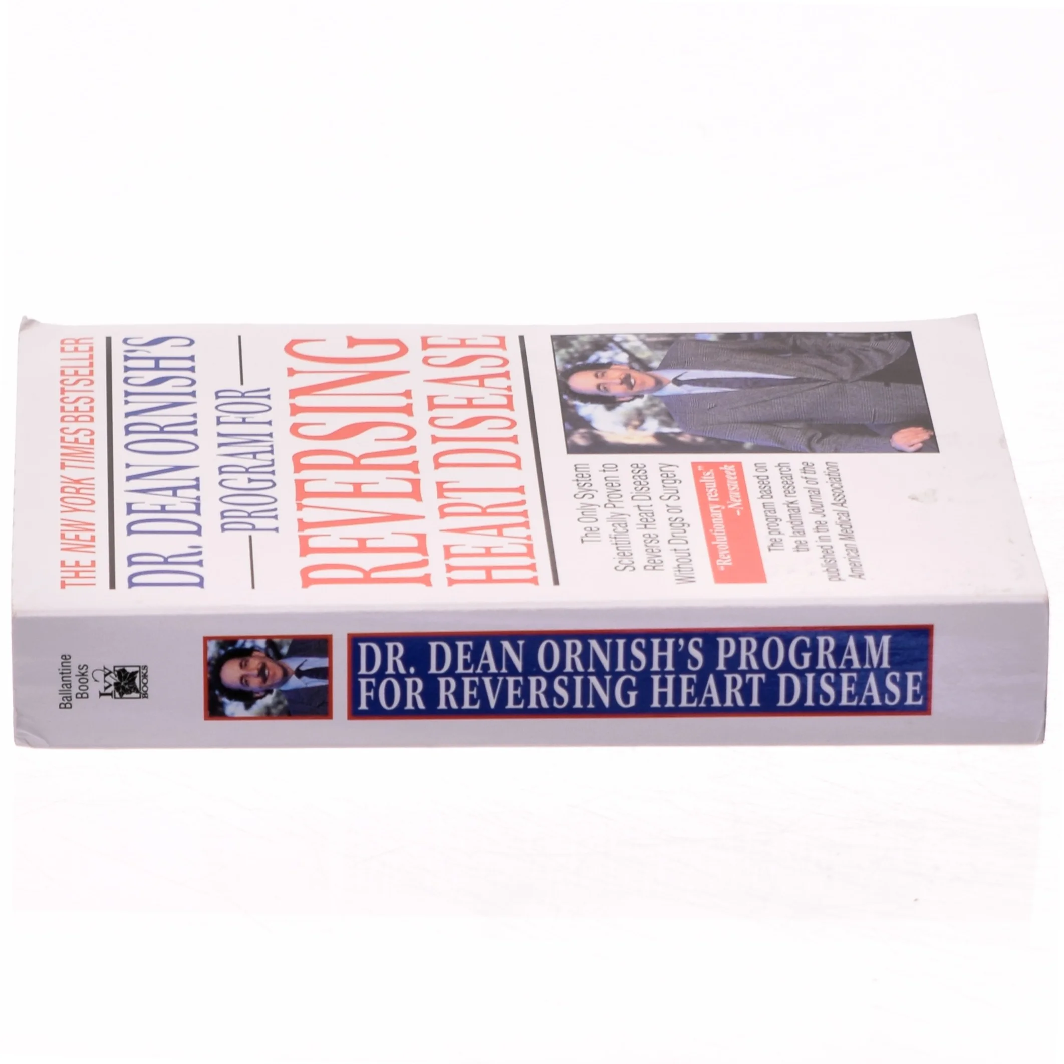 Dr. Dean Ornish's program for reversing heart disease : the only system scientifically proven to reverse heart disease without drugs or surgery af Dean Ornish (Bog)