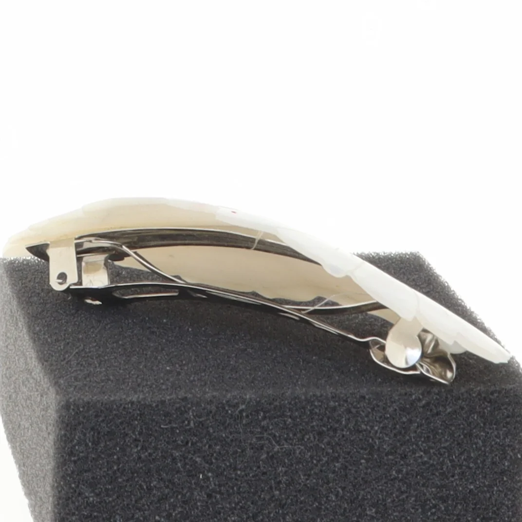 Hvidt Perlemor hår spænde smykke med to kyssede turtelduer fugle (str. 9 x 3 komma 8 cm)