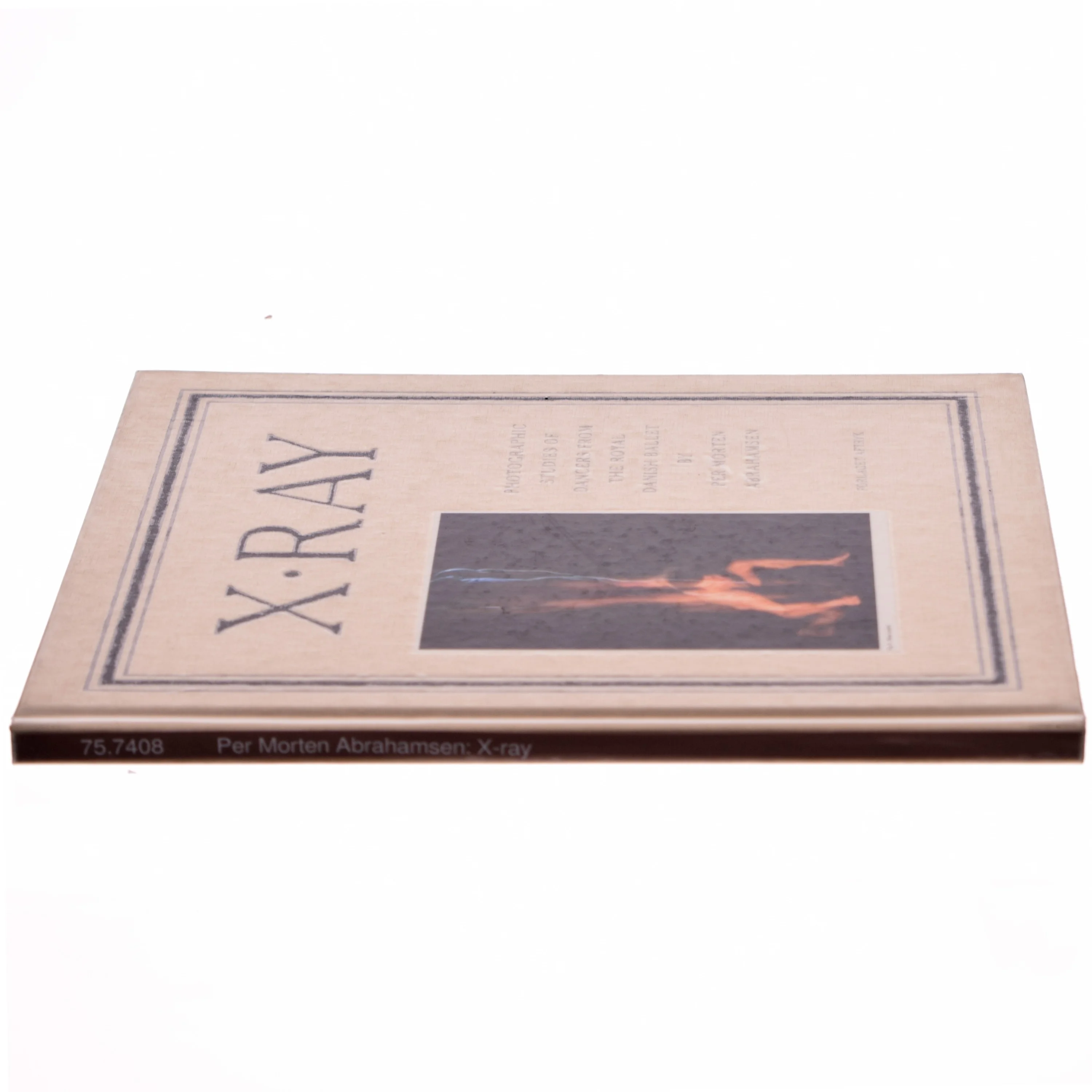 'X Ray - Photographic studies of dancers from The Royal Danish Ballet.' (bog) fra Forlaget Aftryk