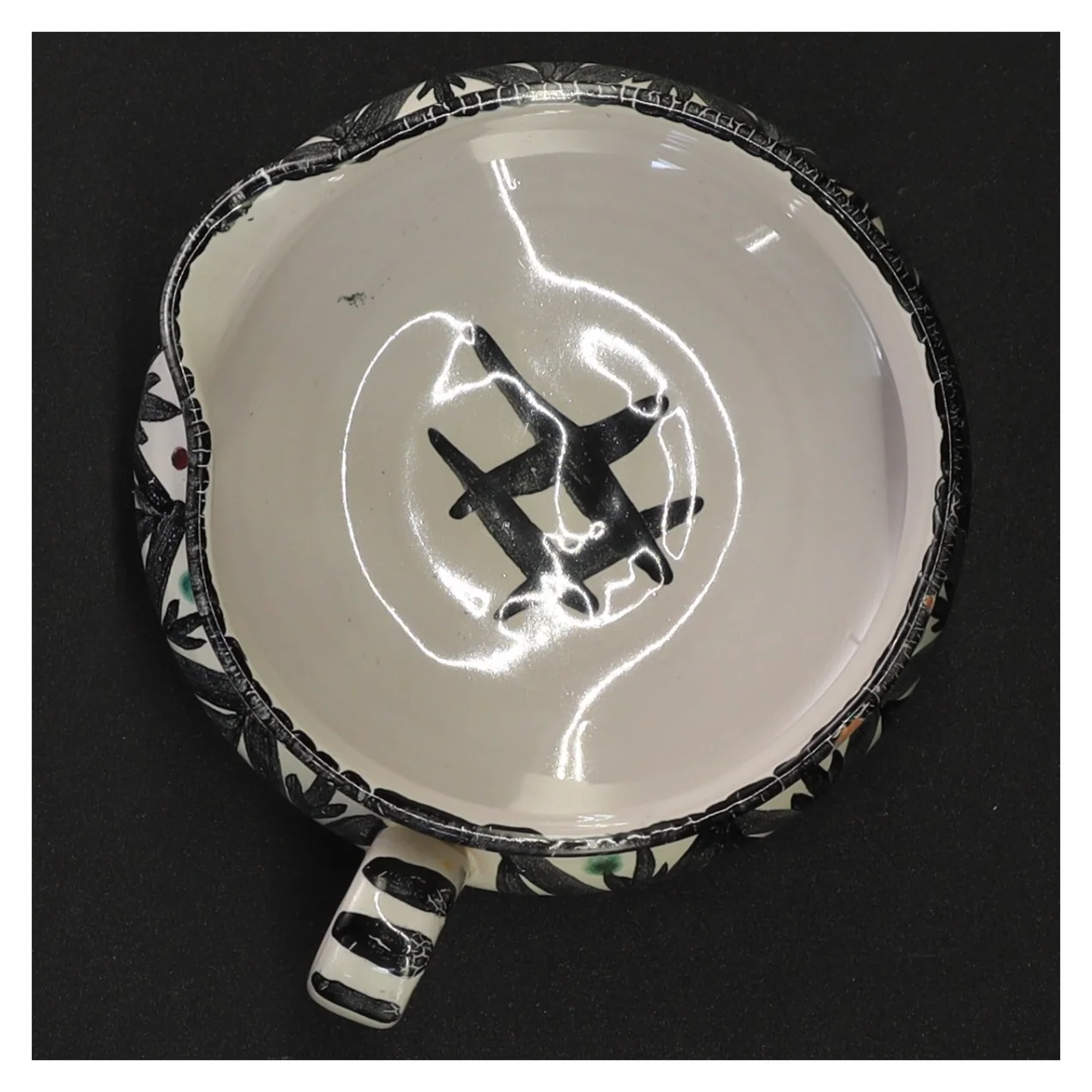 Hånd malet Dekoreret Keramik kande på fødder (str. 13 x 6 cm)