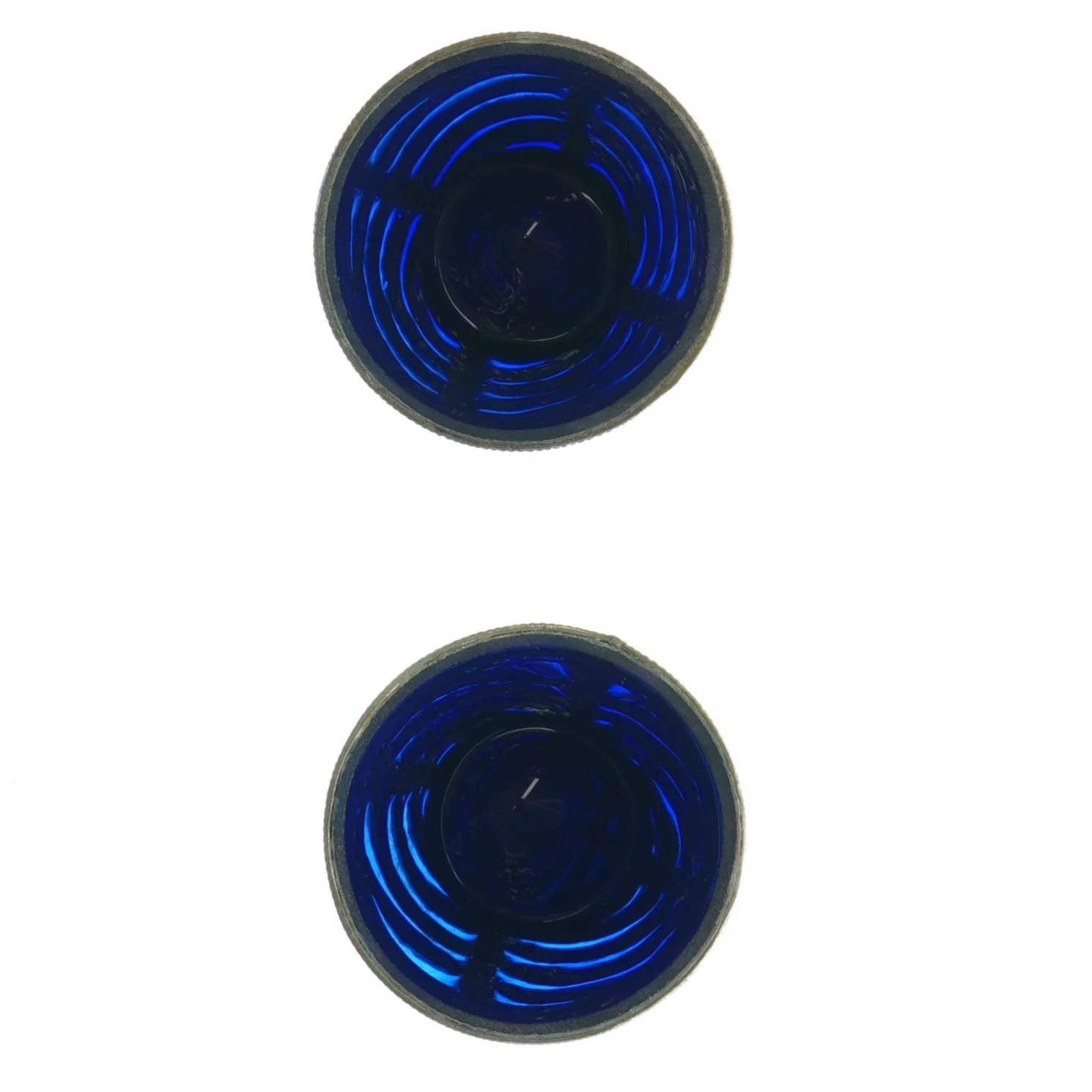 Dekorative sølvfarvede lysestager med blåt glas (str. 10 x, 8 cm)