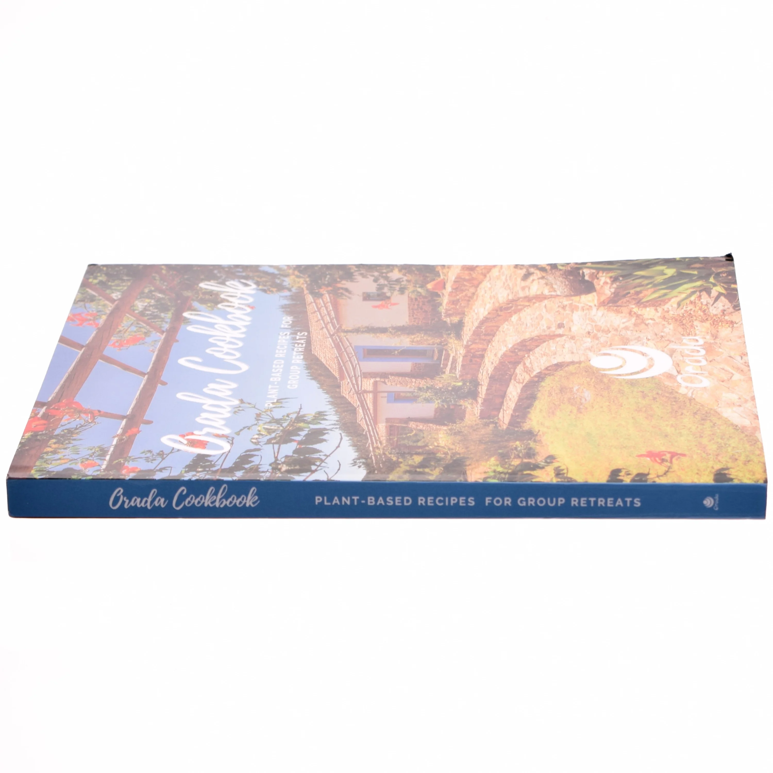 Orada Cookbook: Plant-based recies for group retreats (BOG) fra Orada