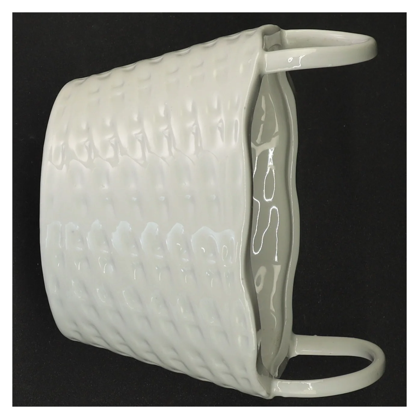 Porcelænsskål formet som kurv (str. 14 x 12 x 13 komma 25 cm)