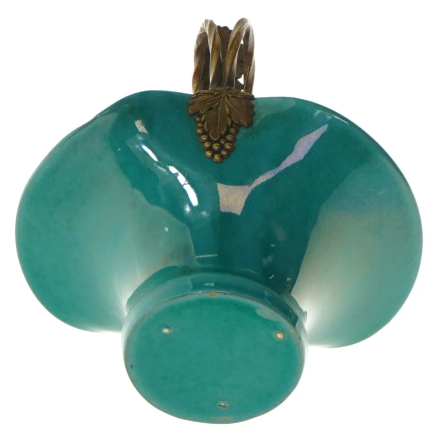 Antik kurv med metalhank (str. 12 cm)