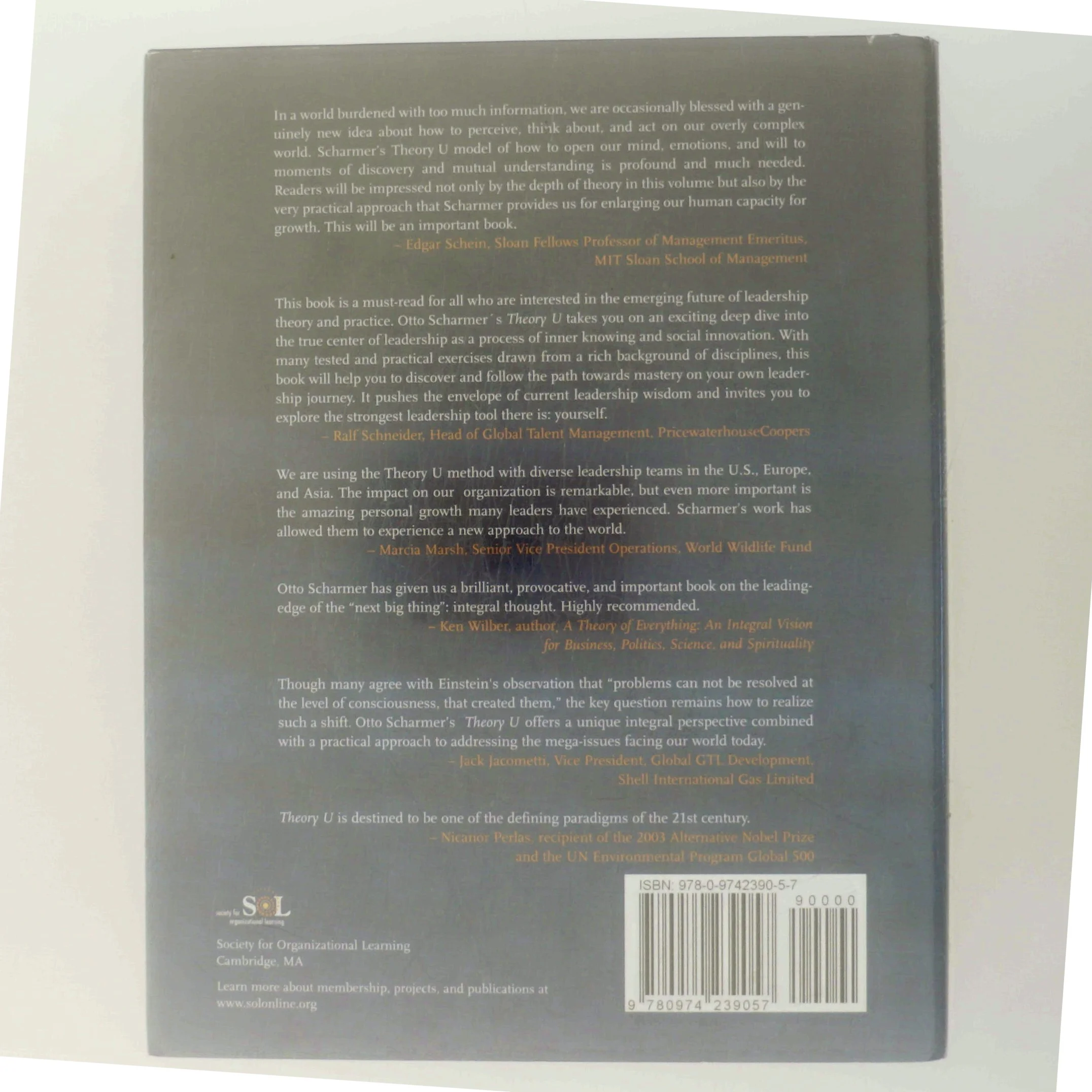 Theory U : leading from the future as it emerges : the social technology of presencing af C. Otto Scharmer (Bog)