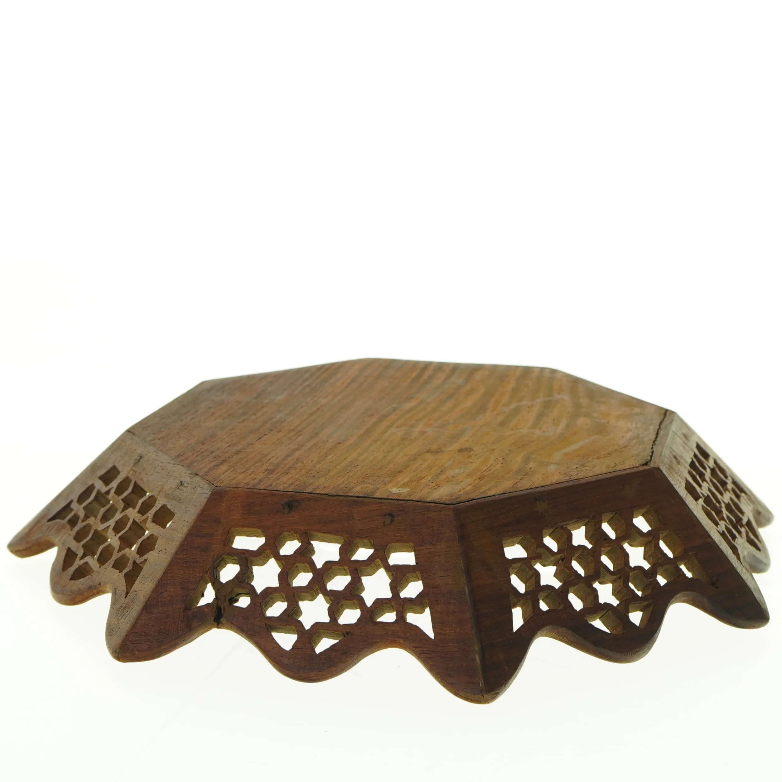 Træfad med udskåringer (str. Ø 30 cm)