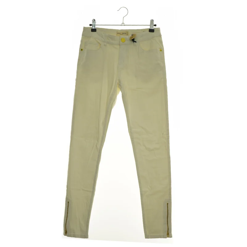 NY MED PRISMÆRKE Hvide Jeans fra Holly&Whyte (str. 164 cm)