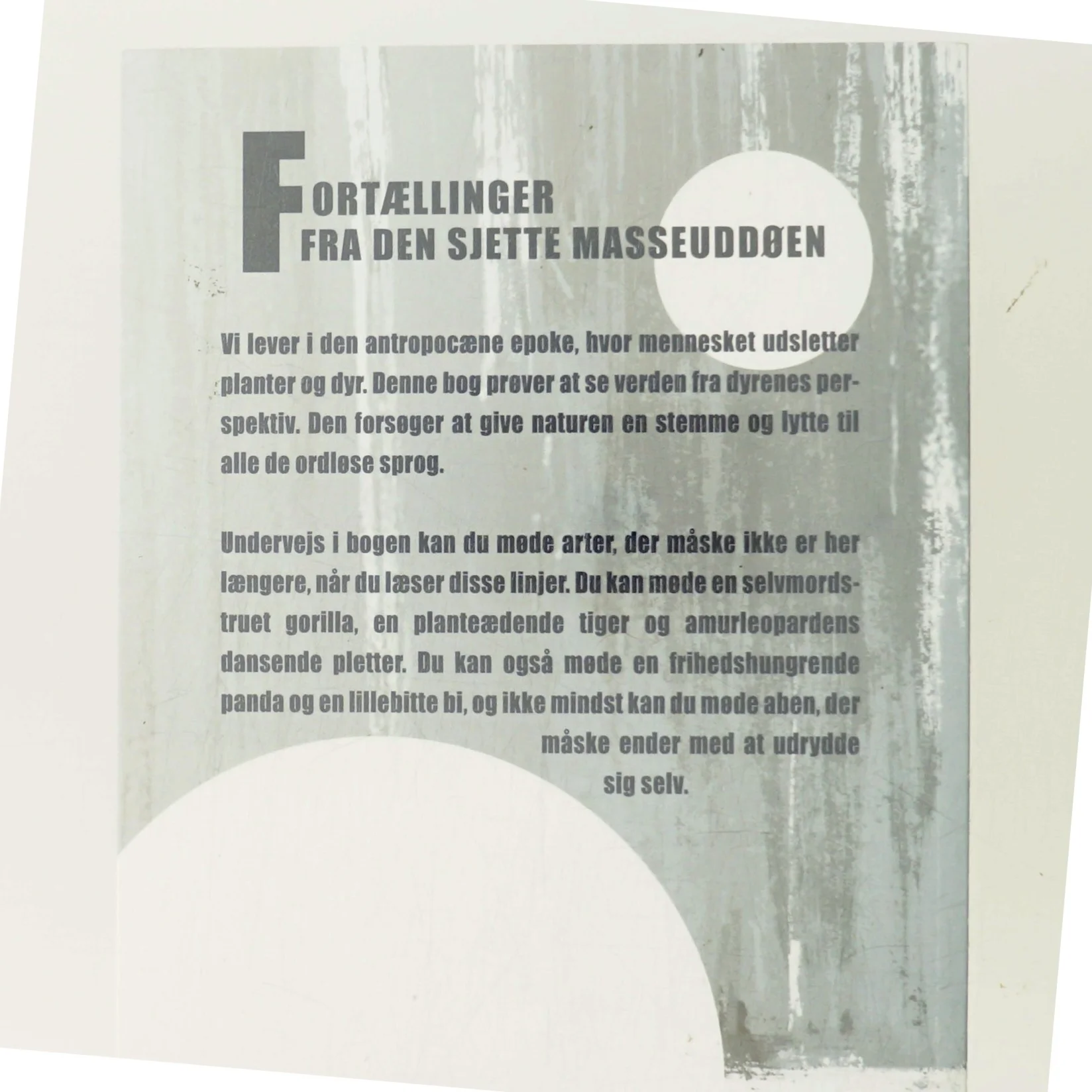 Kritisk truede arter : fortællinger fra den sjette masseuddøen af Rasmus Lund (f. 1989) (Bog)