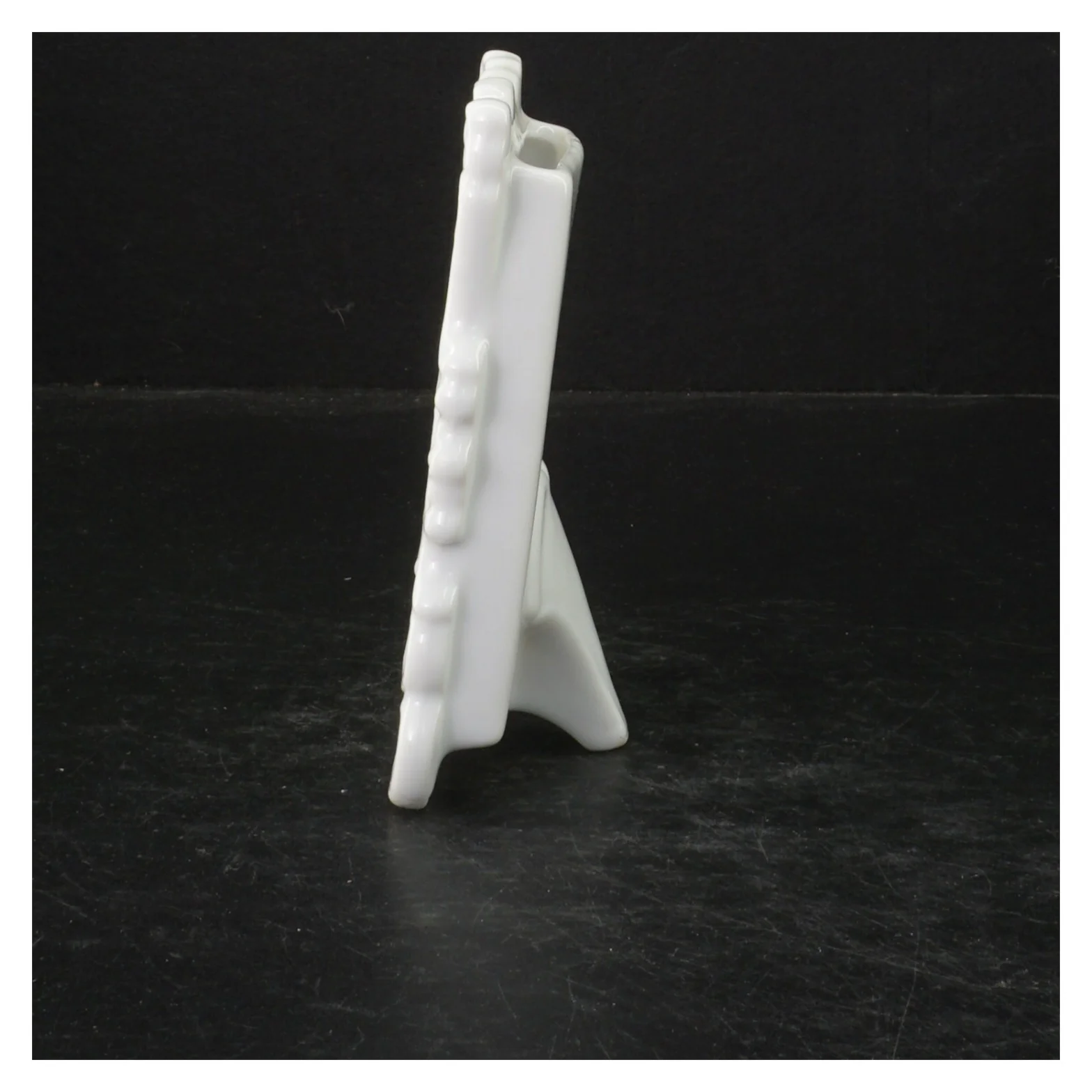 Hvid porcelæns billedramme (str. 13x10 cm)