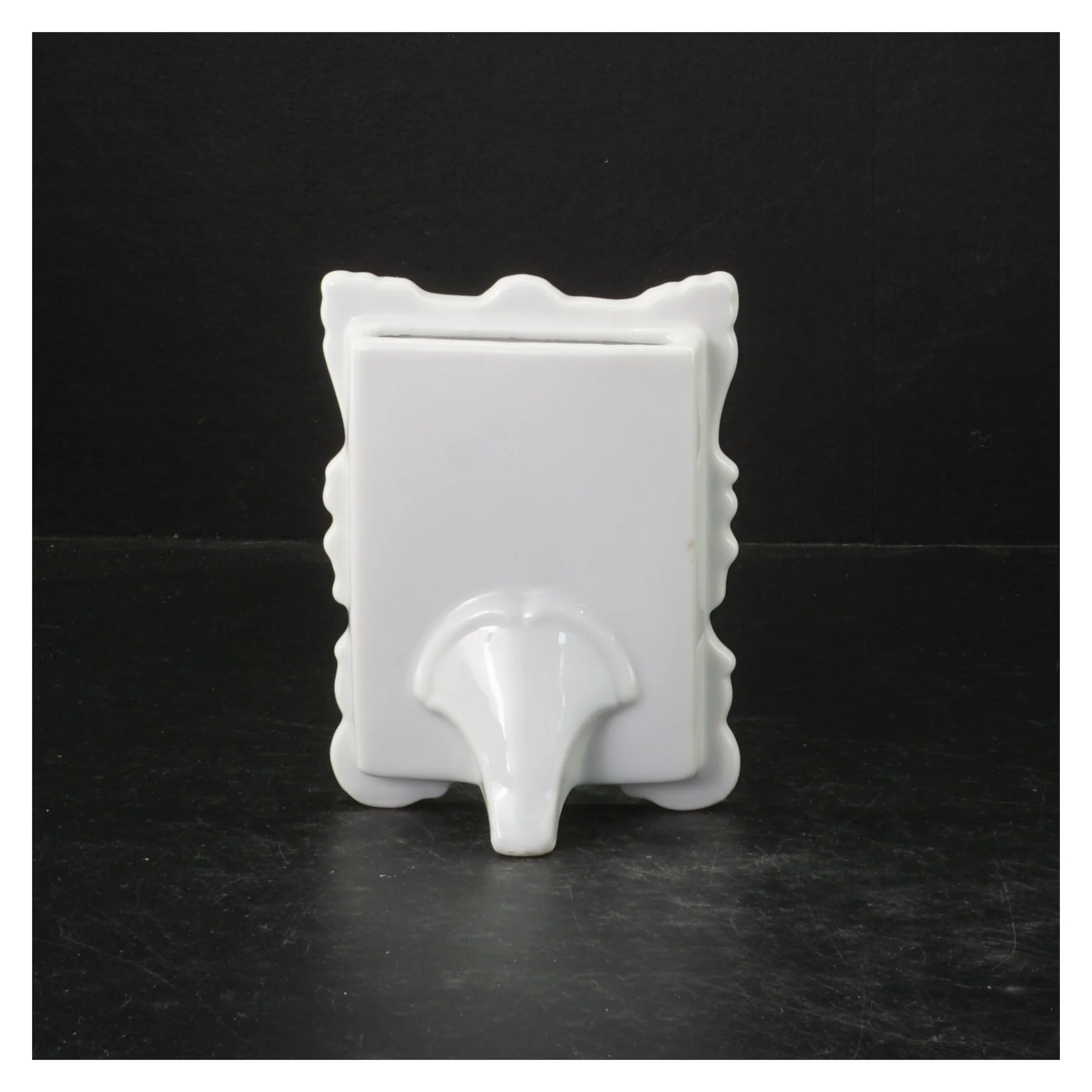 Hvid porcelæns billedramme (str. 13x10 cm)