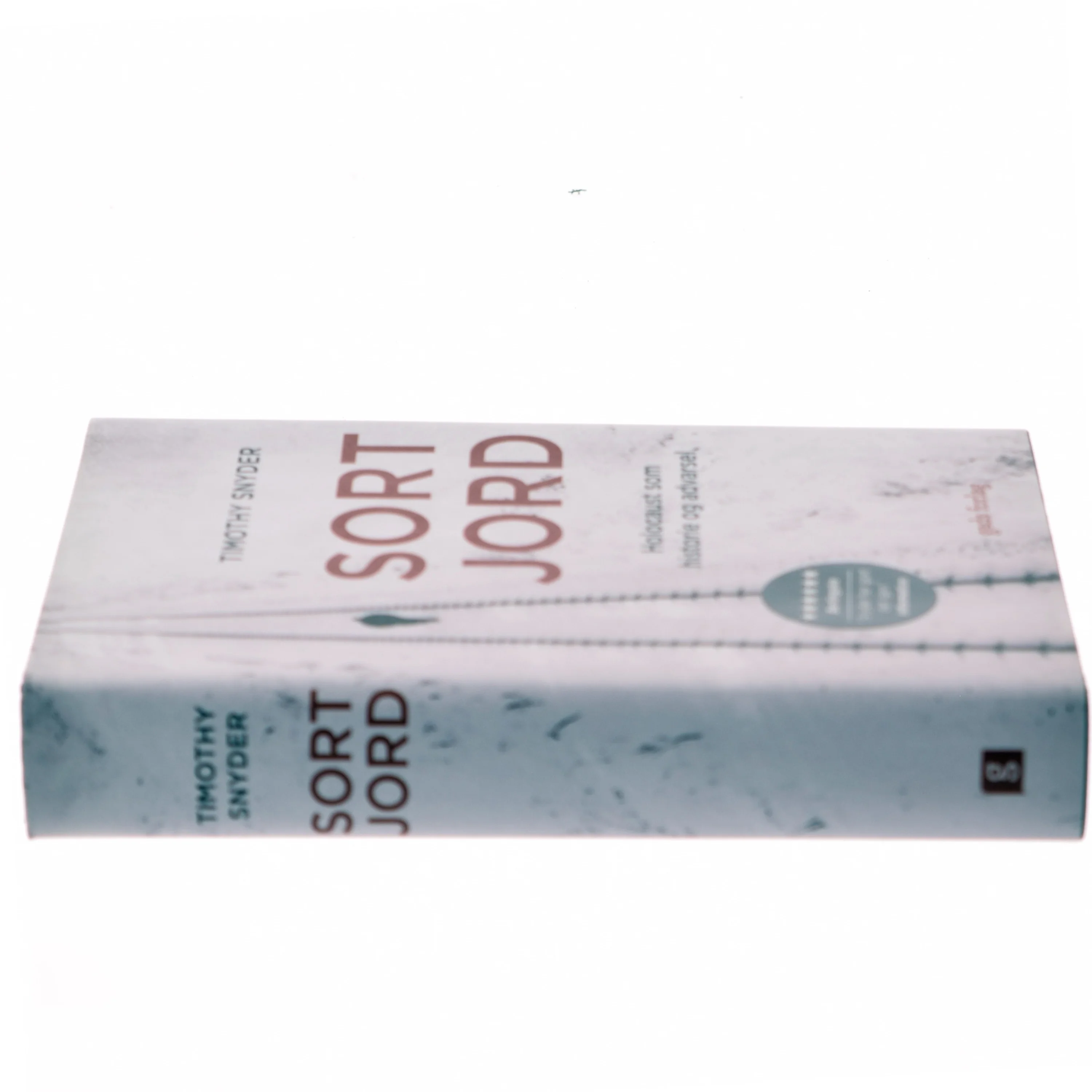 Sort jord : Holocaust som historie og advarsel af Timothy Snyder (Bog)