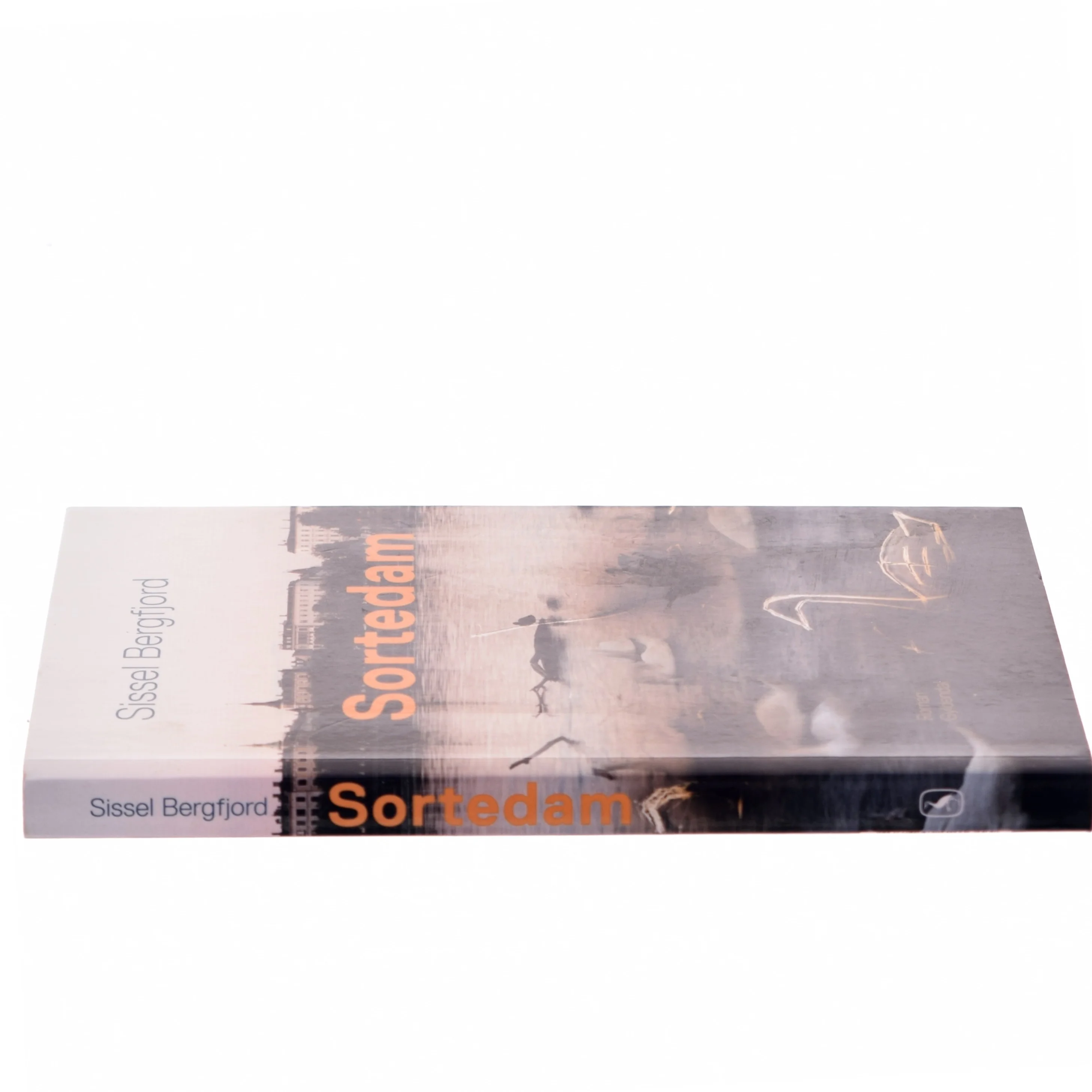 Sortedam : roman af Sissel Bergfjord (Bog)