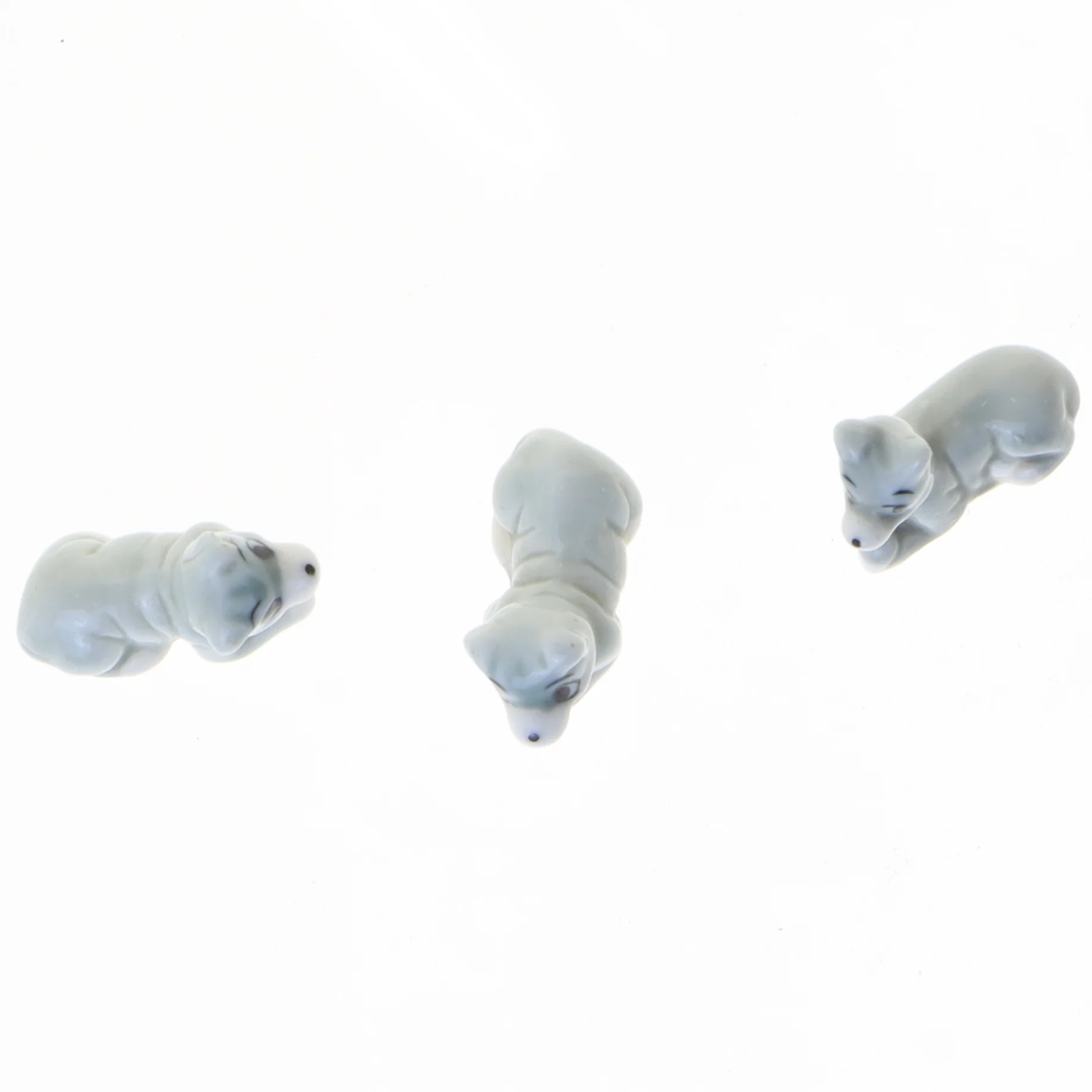 Porcelænsfigurer af dyr (str. 3 x 1 cm)