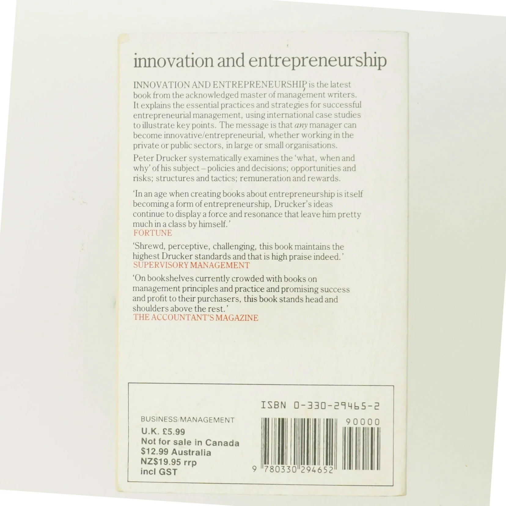 Innovation and entrepreneurship : practice and principles af Peter F. Drucker (Bog)