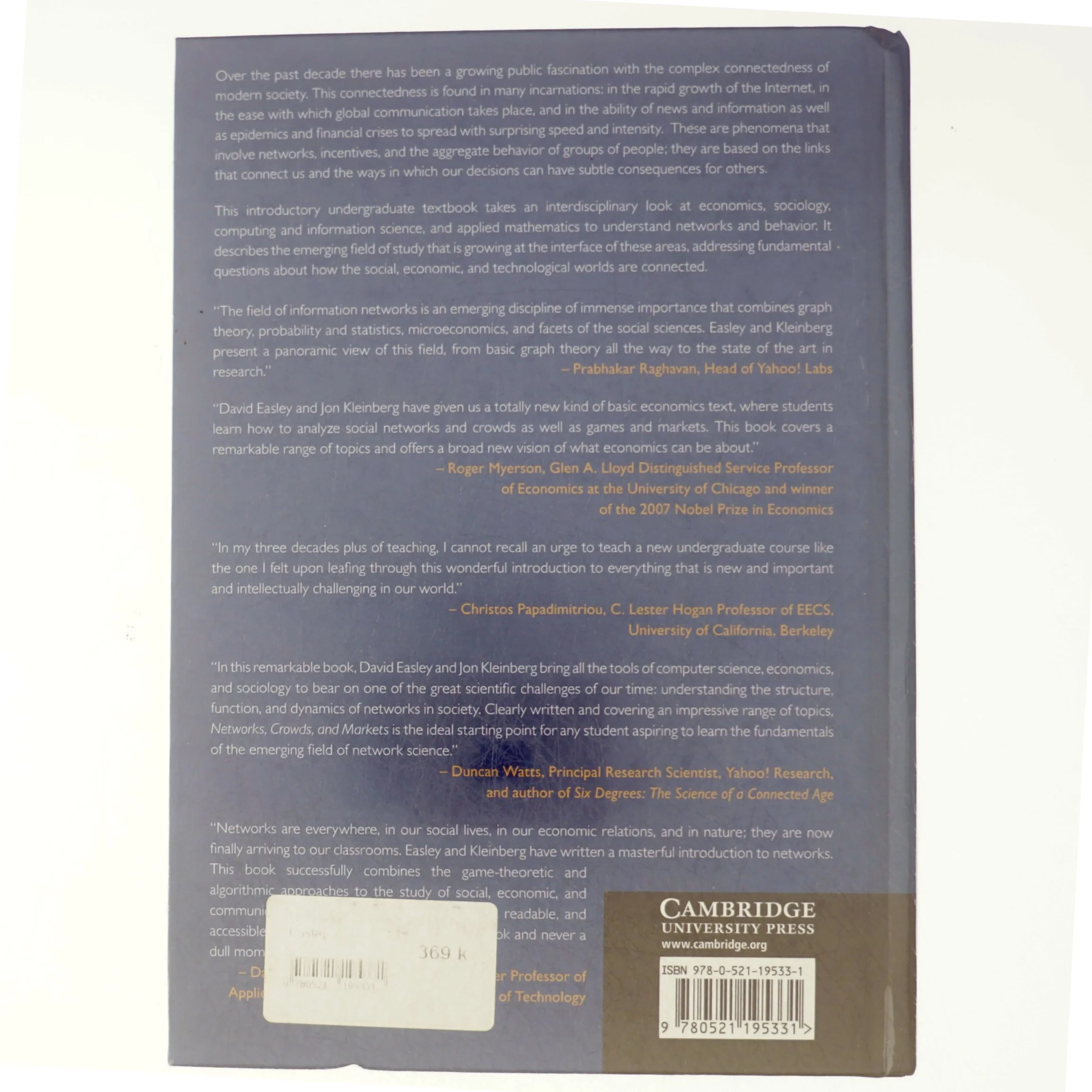Networks, crowds, and markets : reasoning about a highly connected world by D. Easley and J. Kleinberg (Bog)