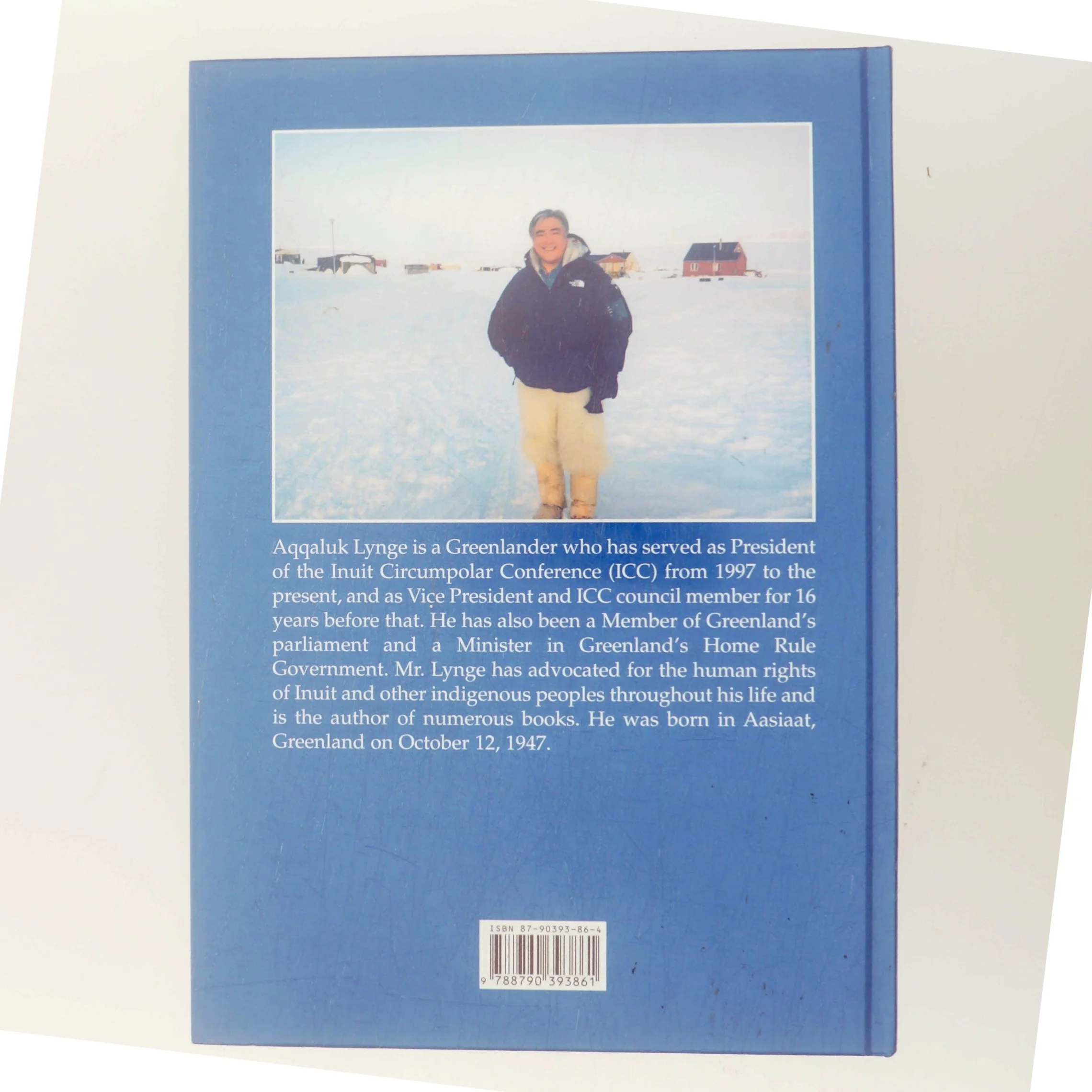 The right to return : fifty years of struggle by relocated Inughuit in Greenland : complete with an English translation of Denmark's Eastern High Court Ruling af Aqqaluk Lynge (Bog)