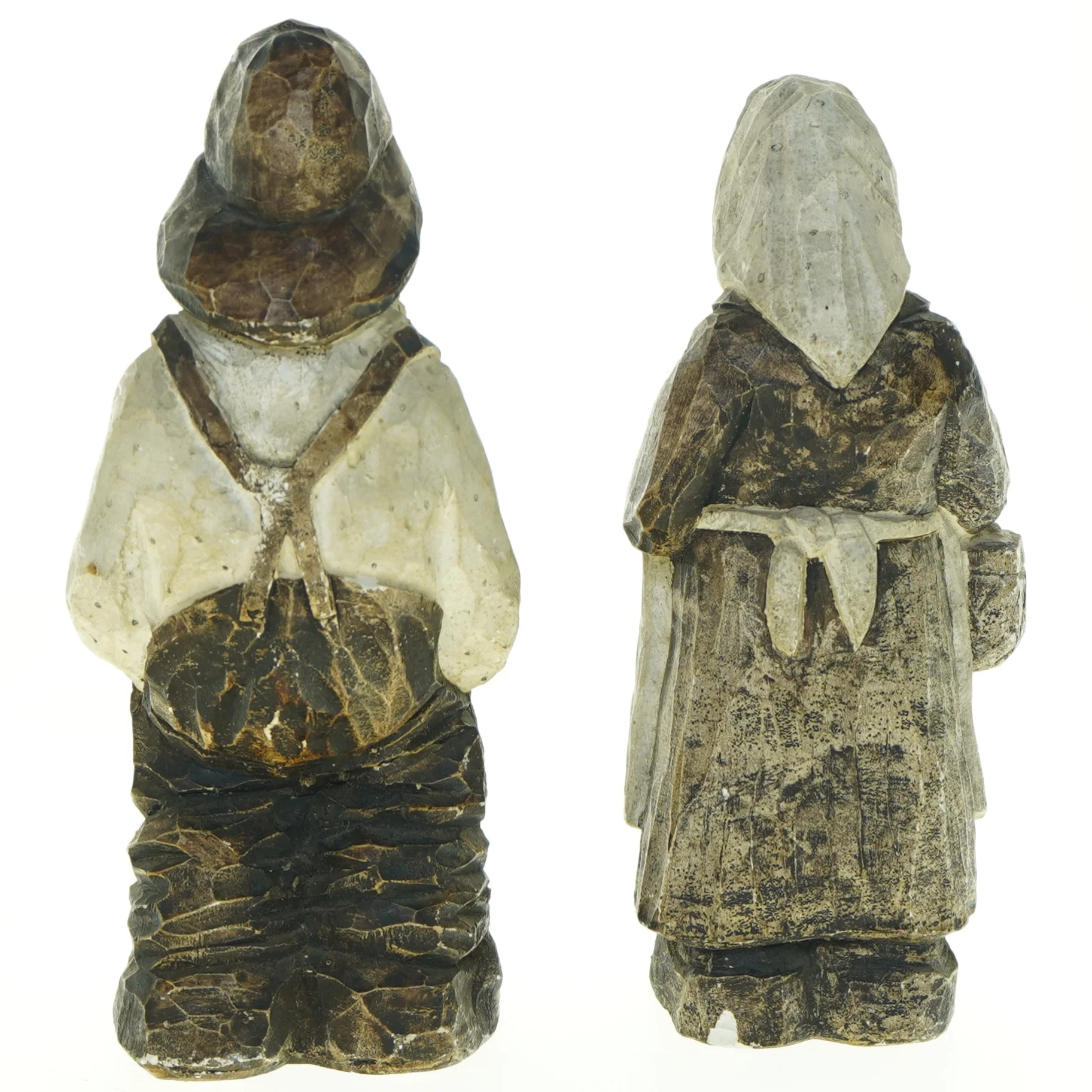 Fgurer af ældre par (str. 20 x 9 cm og 21 x 9 cm)