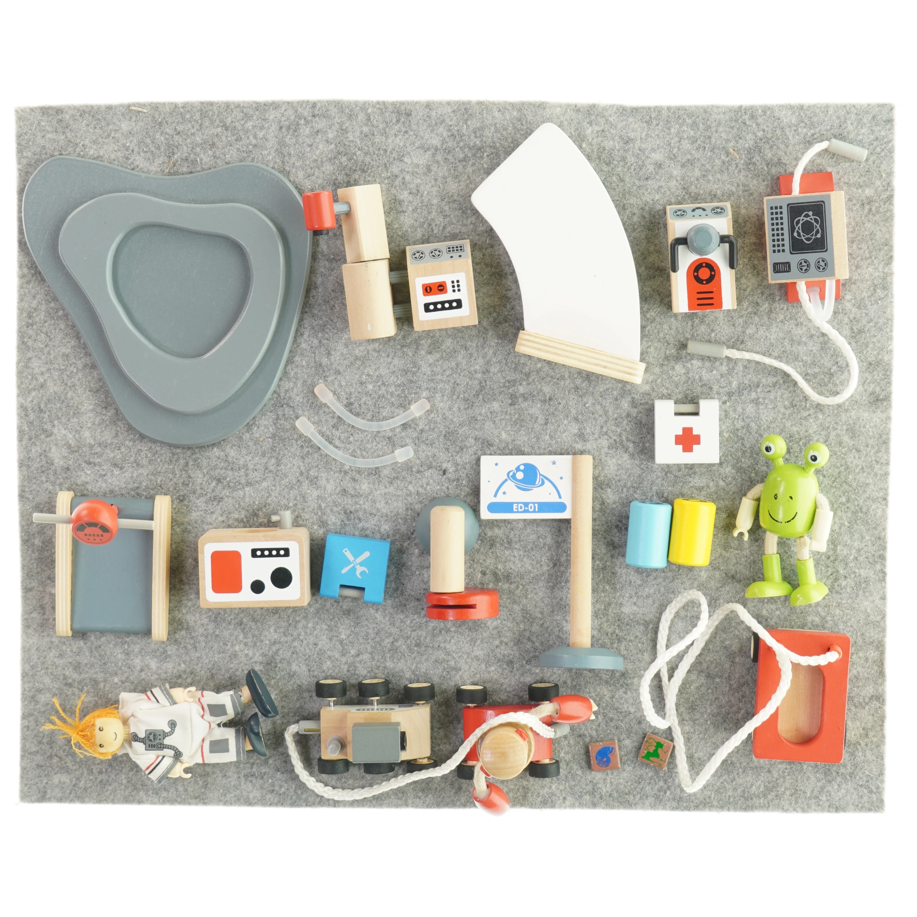 Rumreketlegetøj (str. 42 x 42 x 65 og 20 x 20 x 22cm)