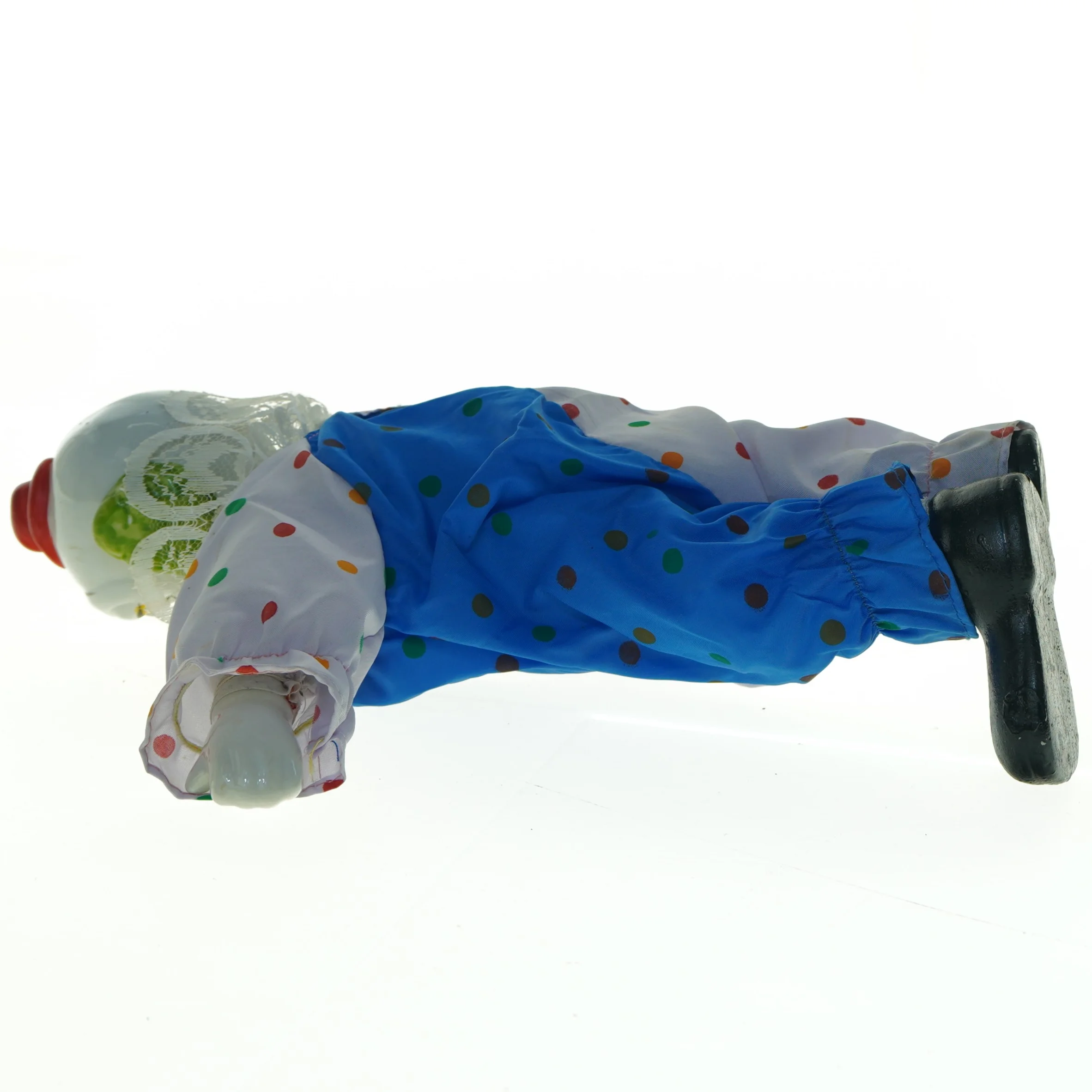 Porcelænsklovn med prikket tøj (str. 29 x 20 cm)