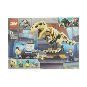 LEGO Jurassic World T. rex Dinosaur Fossil Exhibition (76940) fra Lego (str. 26 x 19 x 6 cm)