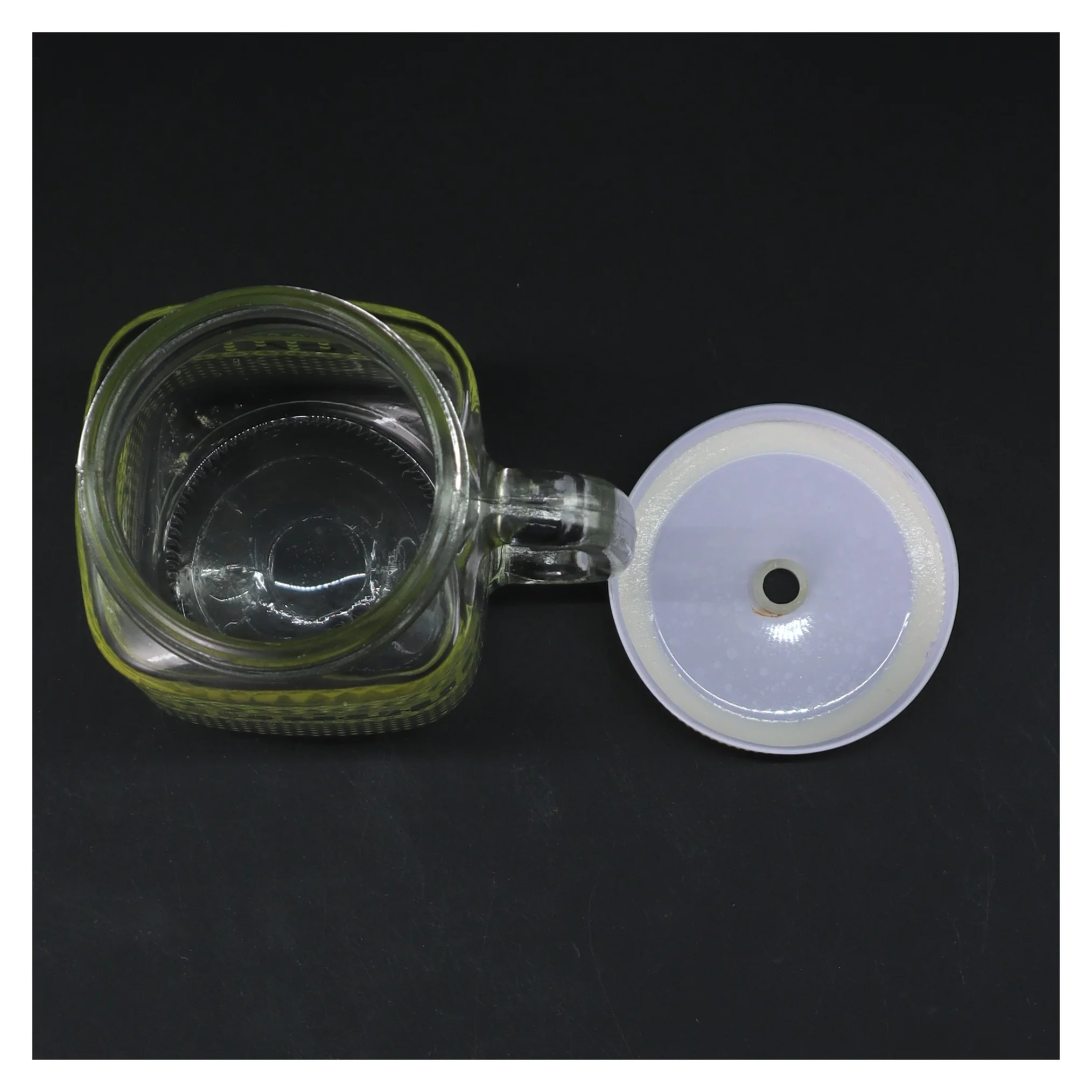 Glaskrus med låg fra Vaca (str. Ø 7 cm højde 13,5 cm)