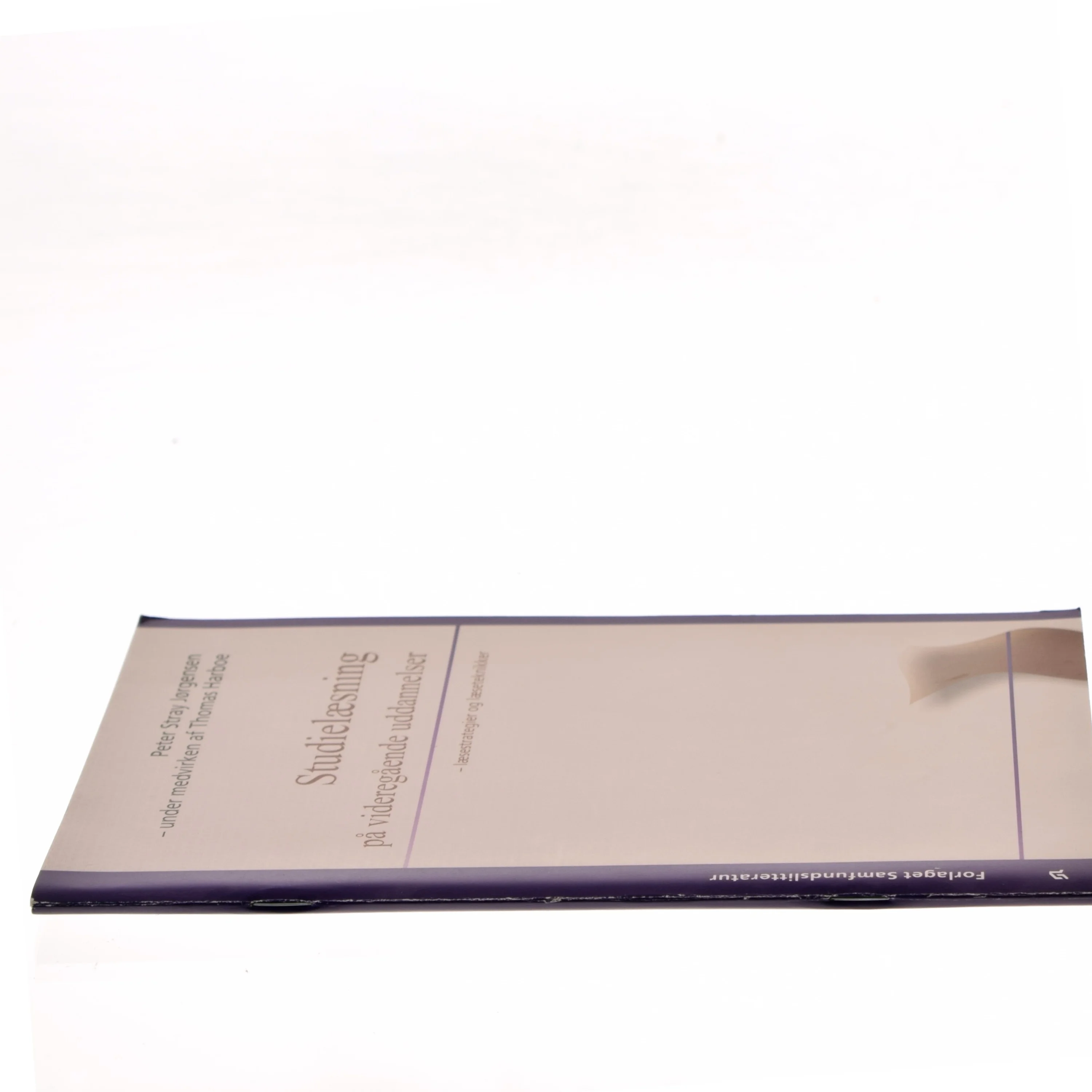 Studielæsning på videregående uddannelser : læsestrategier og læseteknikker (Bog)