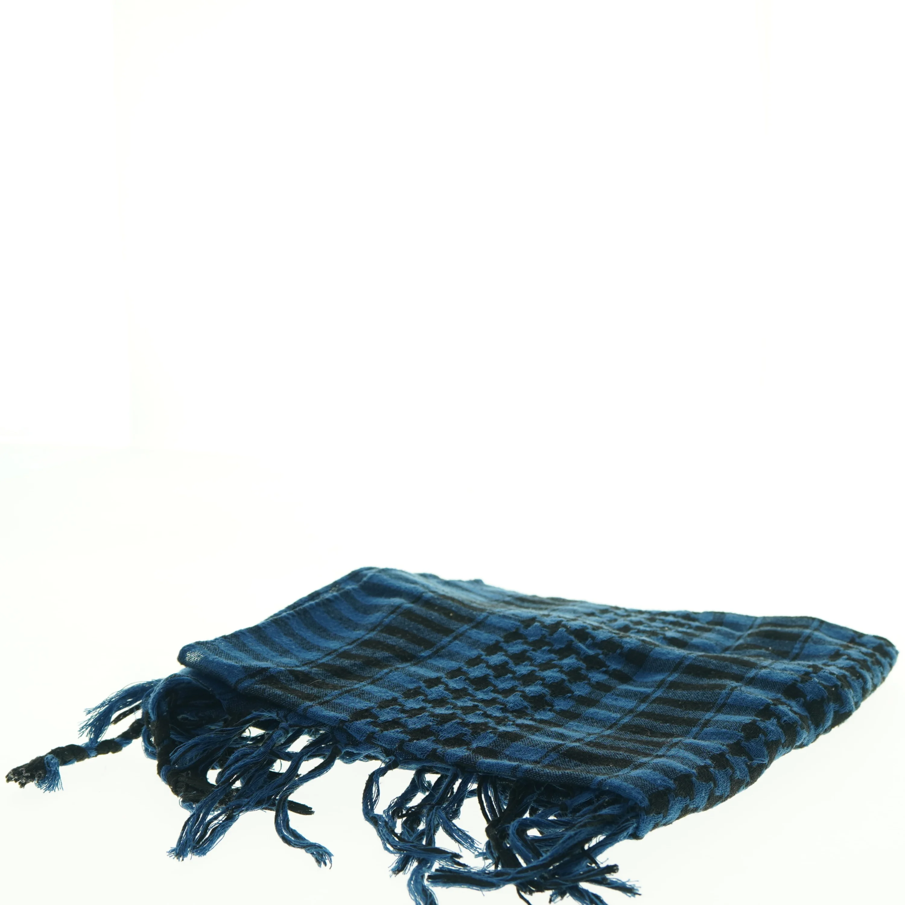 Ternet tørklæde (str. 105 x 105. cm)