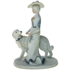 Kvinde med hund figur fra Royal Meridian (str. 24 x 16 x 11 cm)