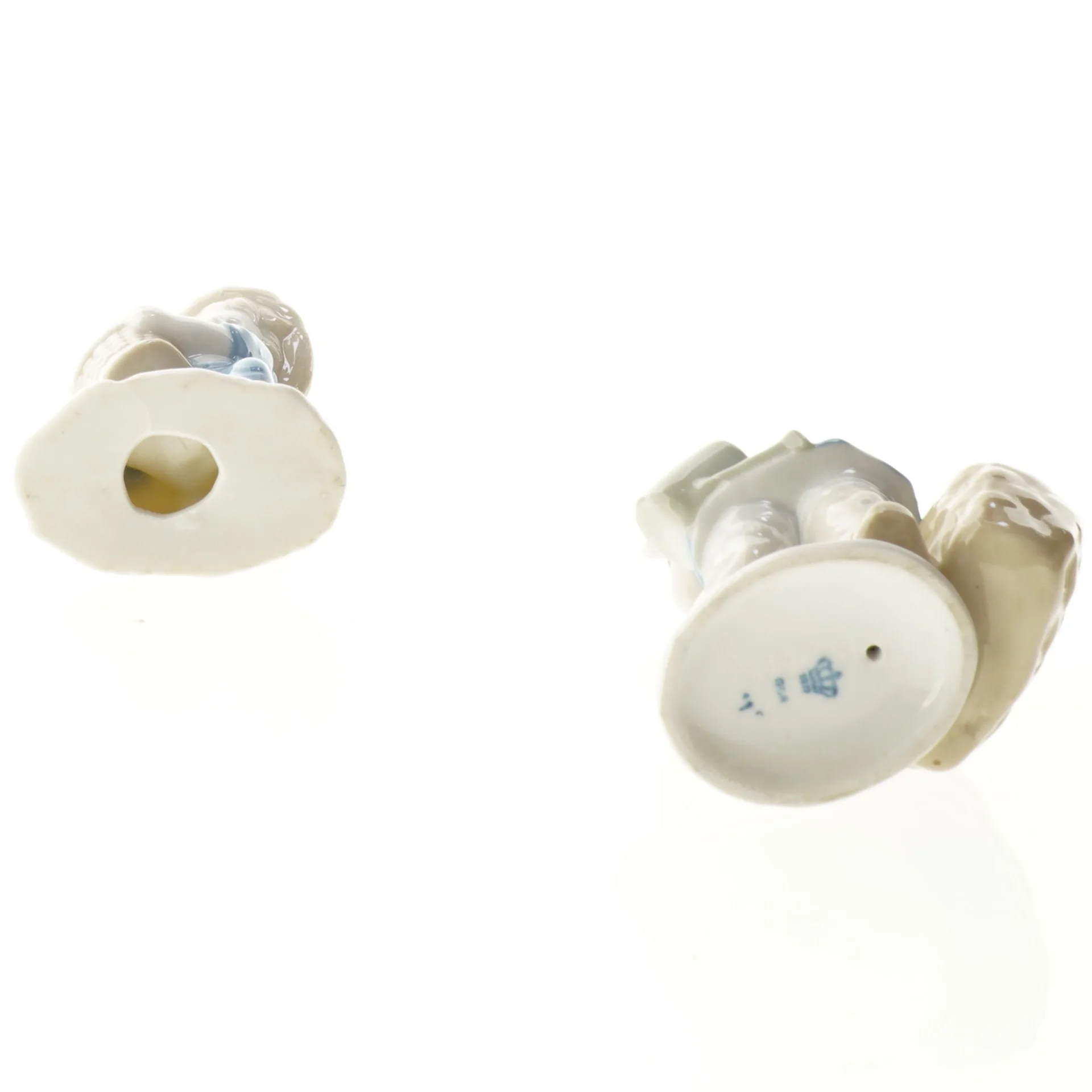 2 porcelænsfigurer  (str. 13 cm)