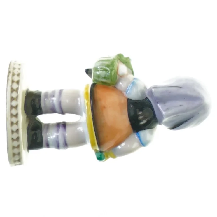 Figur af lille pige (str. 13 x 6 cm)