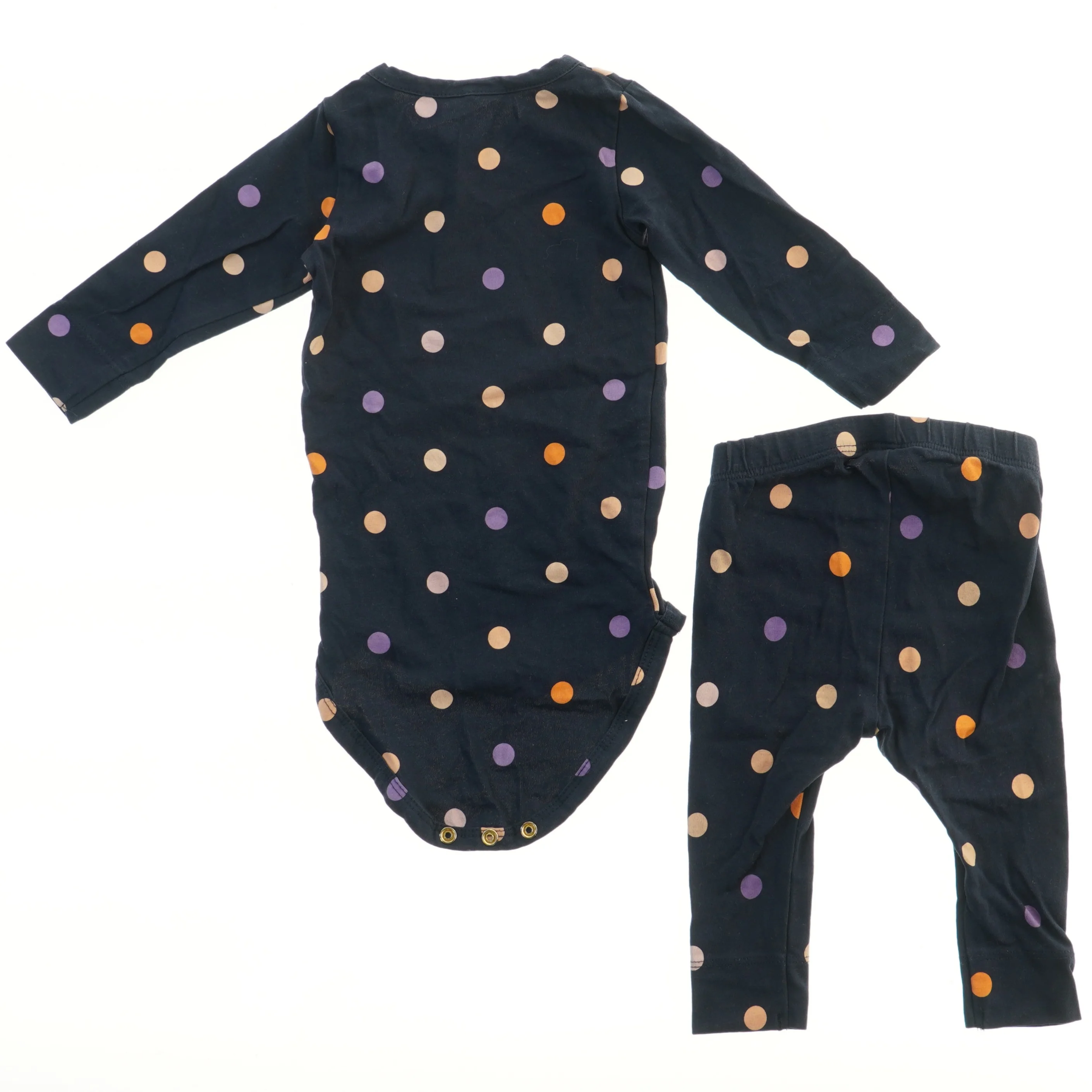 Babysæt med prikker fra Name It (str. 62)