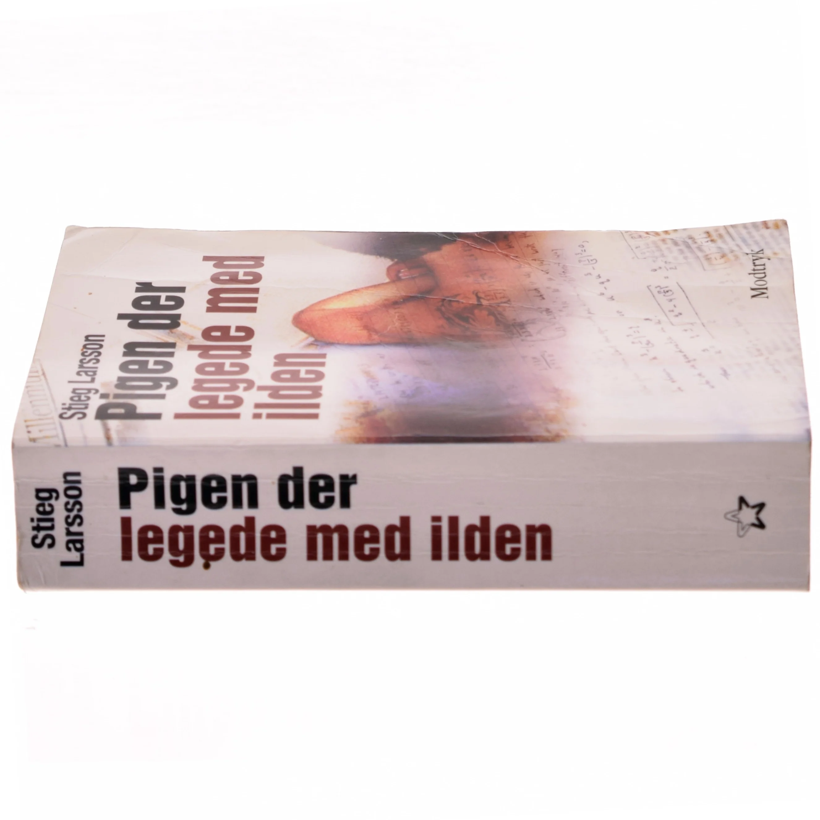 Pigen Der Legede Med Ilden (Millennium, 2. Bind) af Stieg Larsson (Bog)
